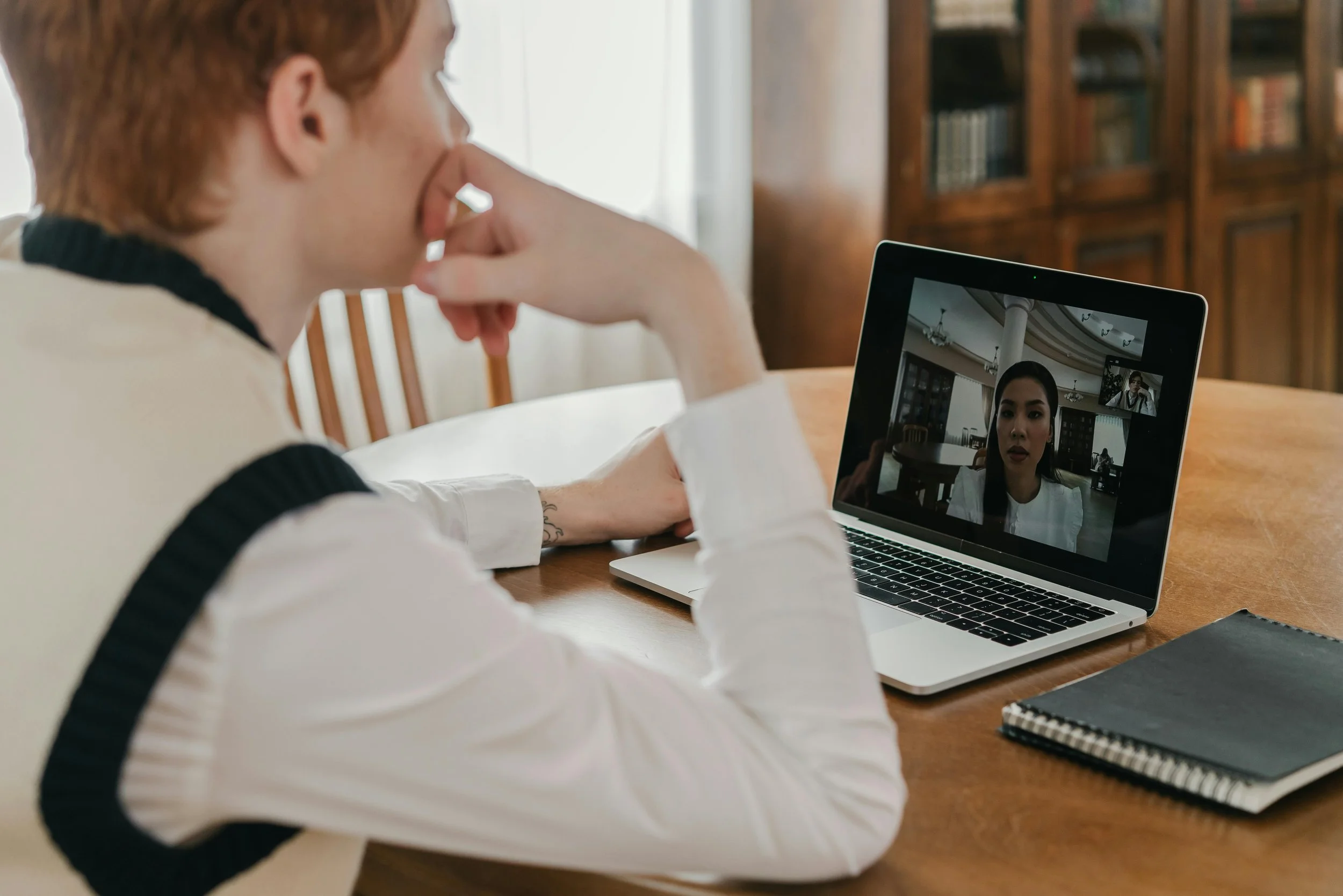 A student online with a teacher