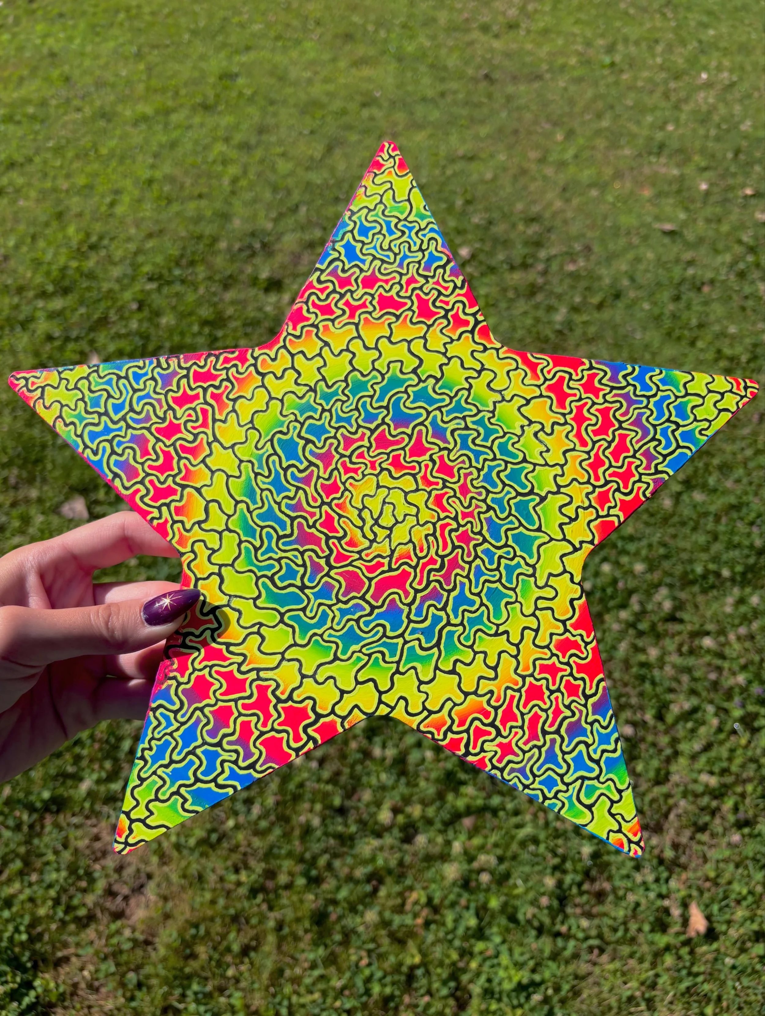 she shines so bright ⭐️

#colorfulabstractart #trippyart #uvreactive