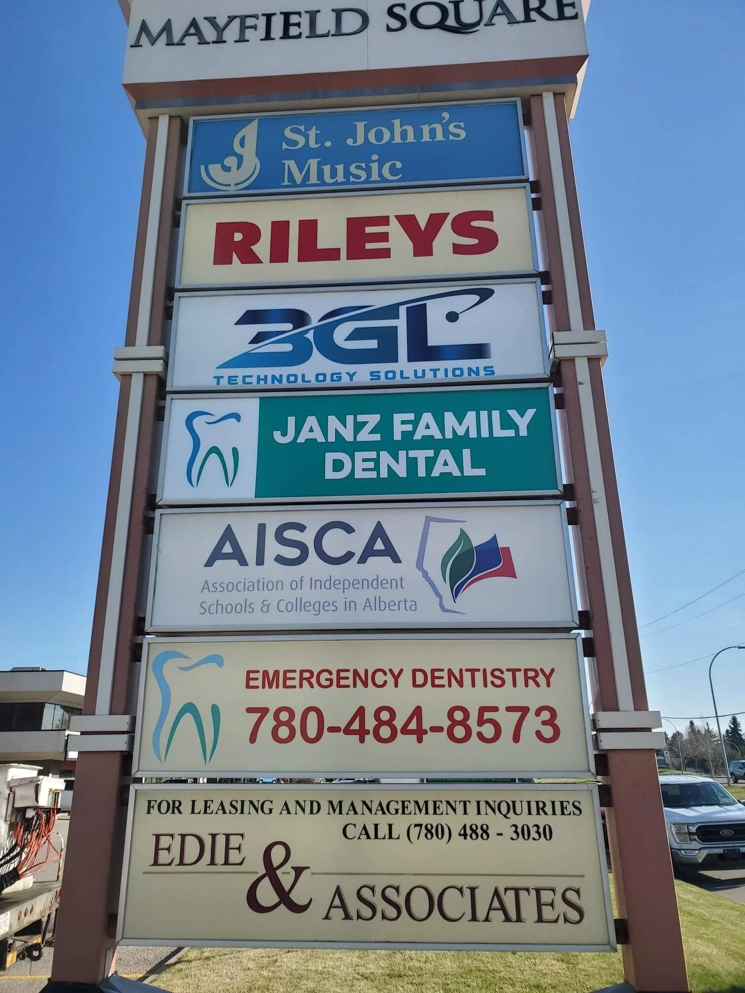 Janz pylon sign.jpg
