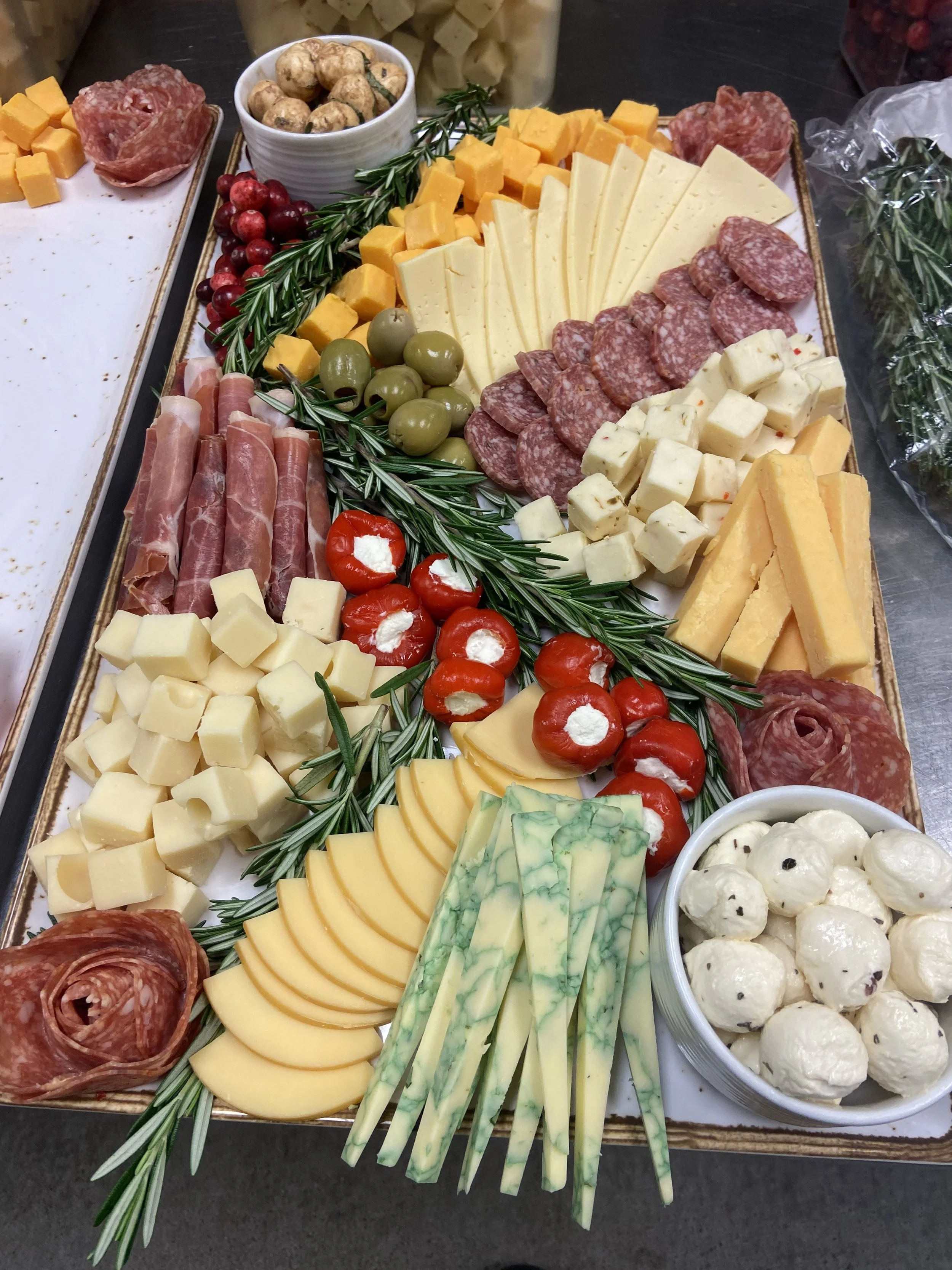 Medium Charcuterie Board Feeds 8