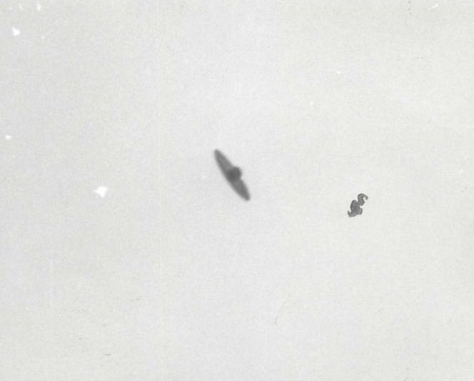 A black and white image showing the UFO, Waterdown, Ontario, 1975.