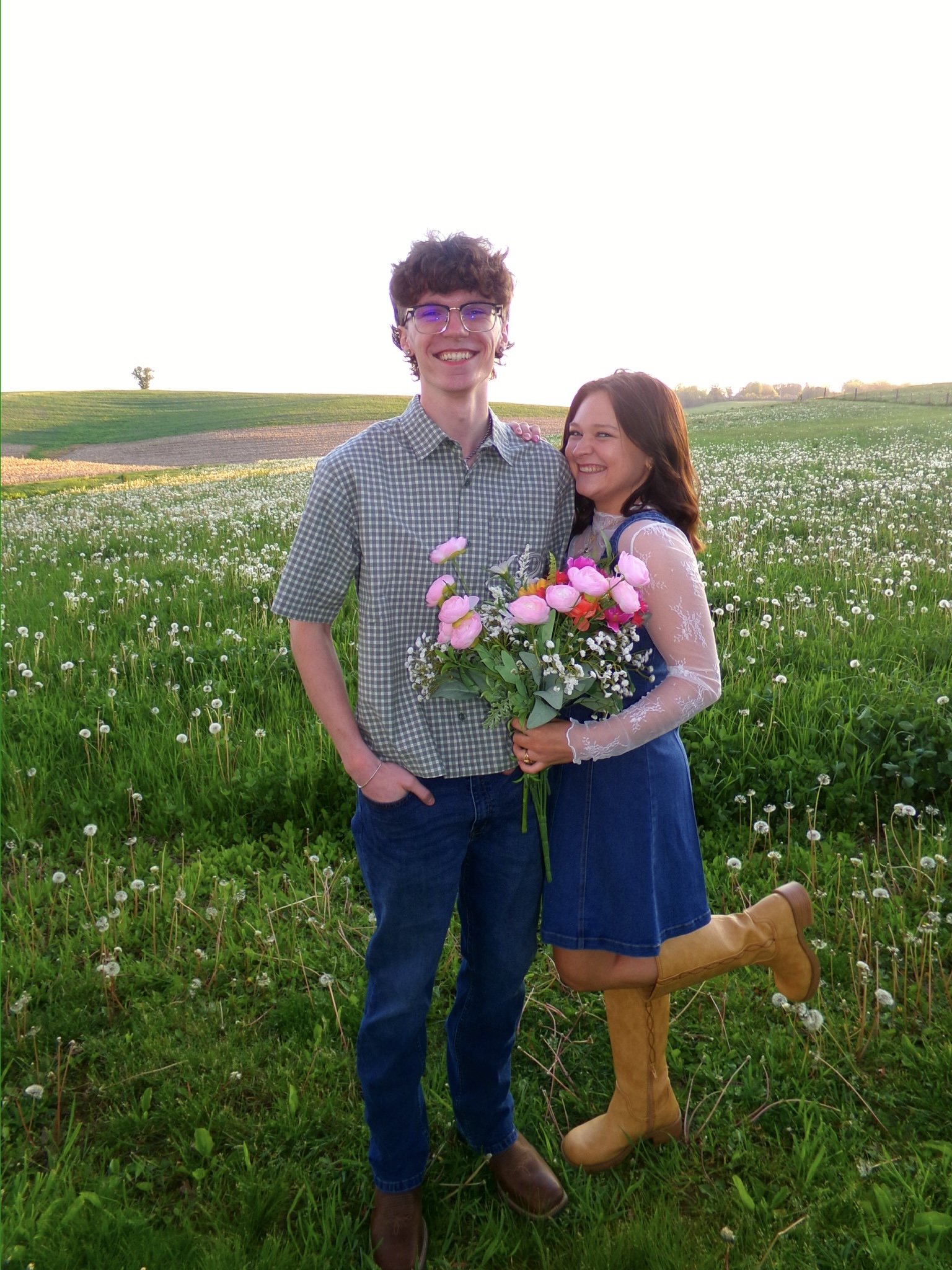 Sean & Lili - Couples Field & Flower Photoshoot - Photo Capture 