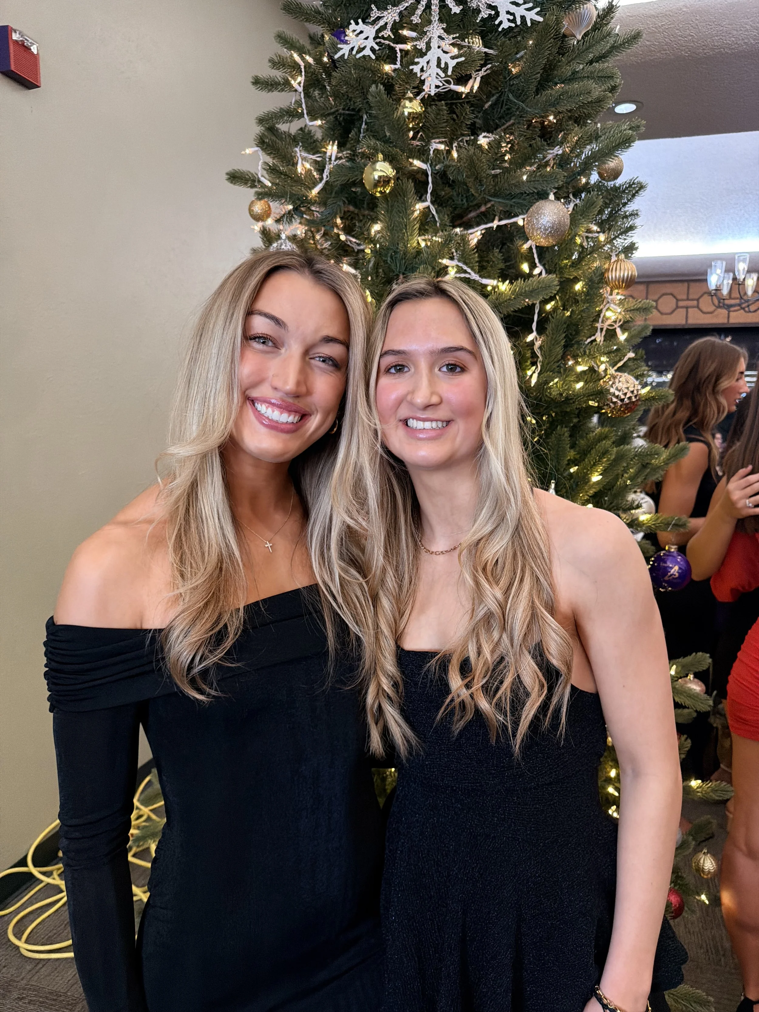 Kyleigh & Tamra - Elmira College Senior Holiday Banquet - Photo Capture 
