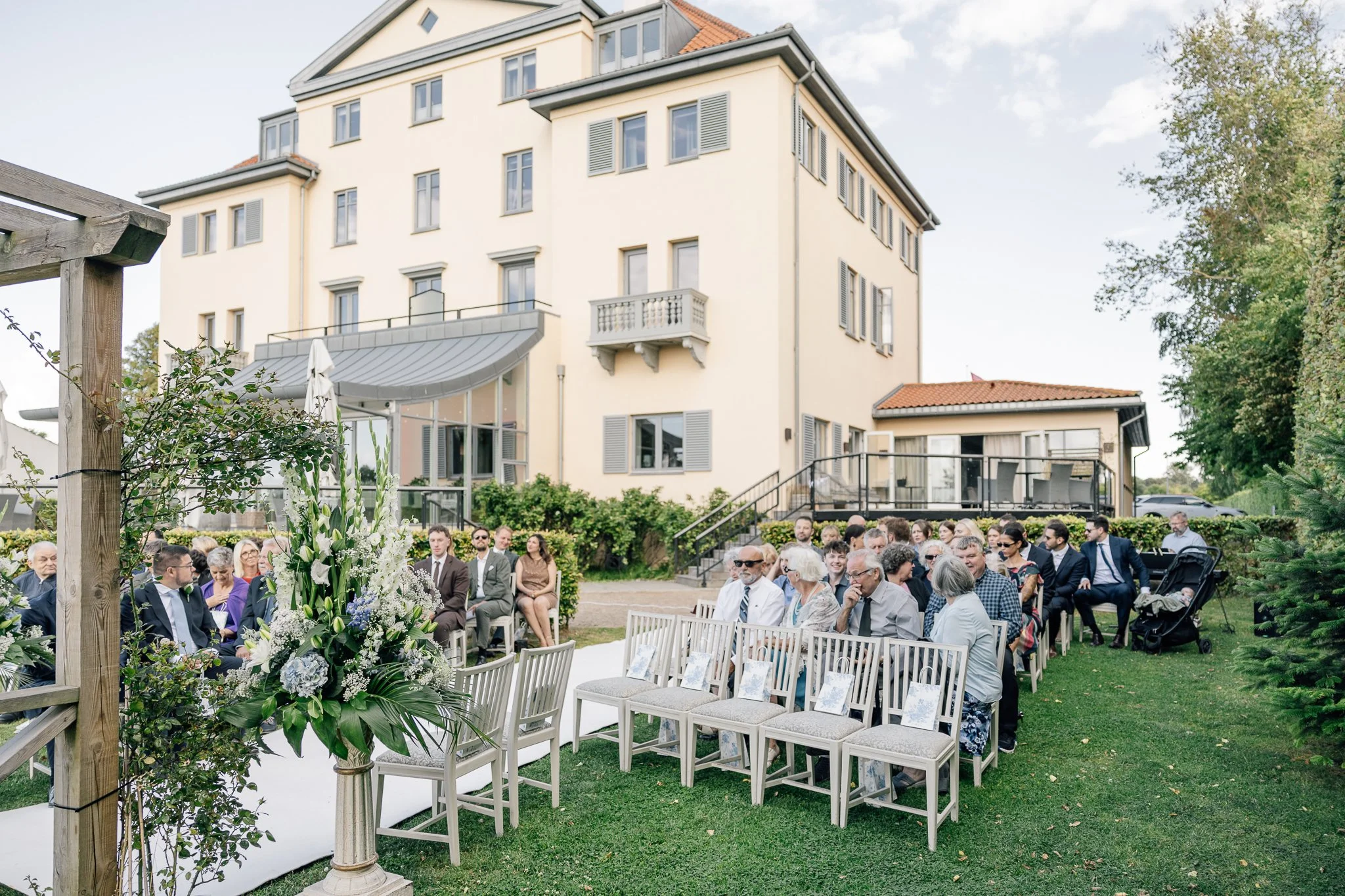 Udendørs vielse på Hotel Bretagne