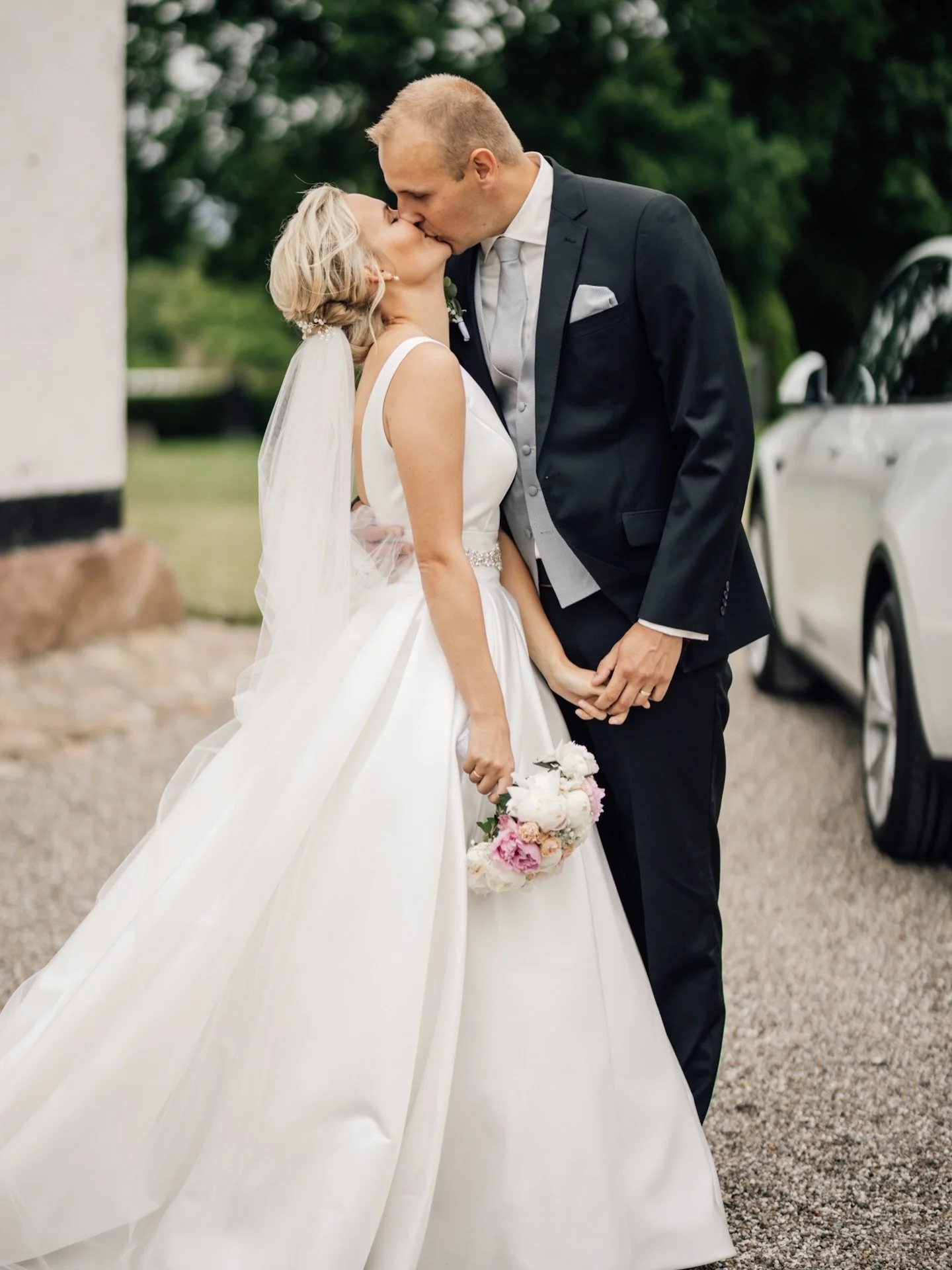 Josephine&amp;Mikkel ❤️ 
Smukkeste dag p&aring; @hvedholmslotshotel 😍 

#bryllup #bryllupsportr&aelig;t #bryllup2027 #bryllupsinspiration #luksusbryllup