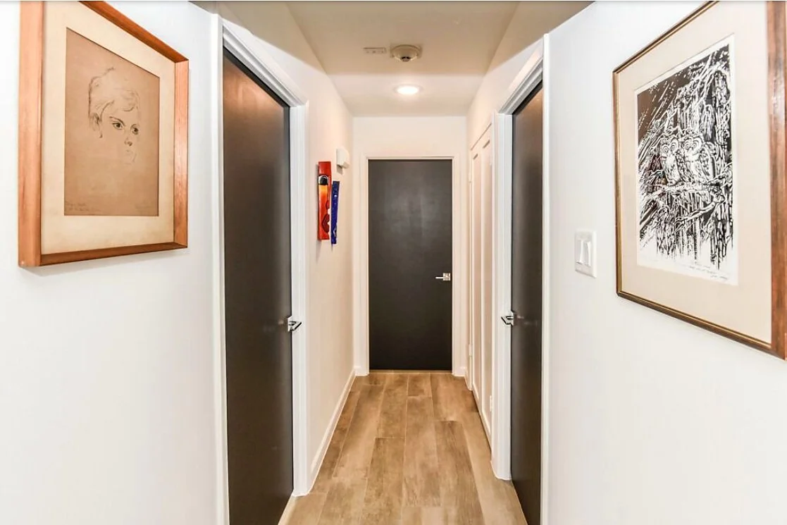 12-hallway-painted-doors-and-art.jpg