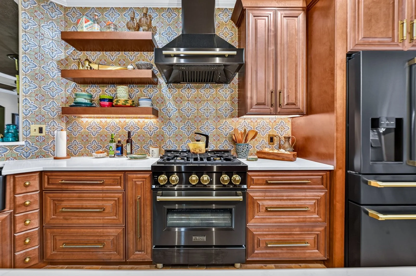 01-southworth-lane-kitchen-statement.jpg