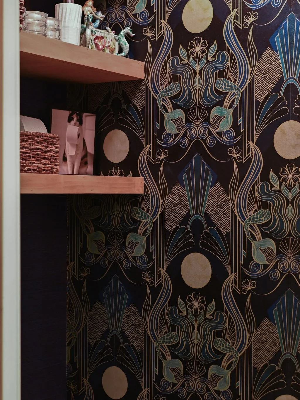 upload-09-wallpaper-shelving-3x4.jpg