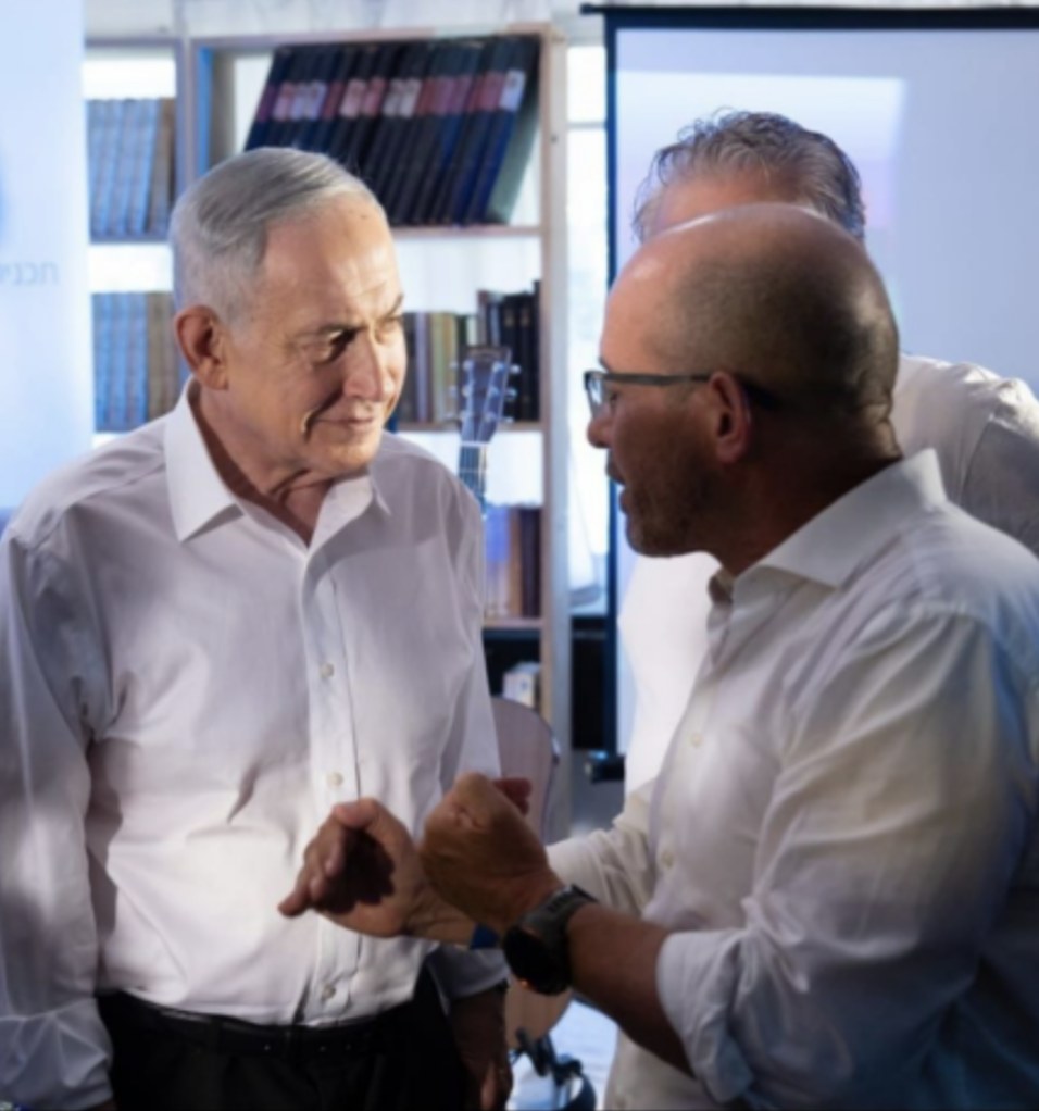 Col. Erez Eshel with Prime Minister Benjamin Netanyahu.