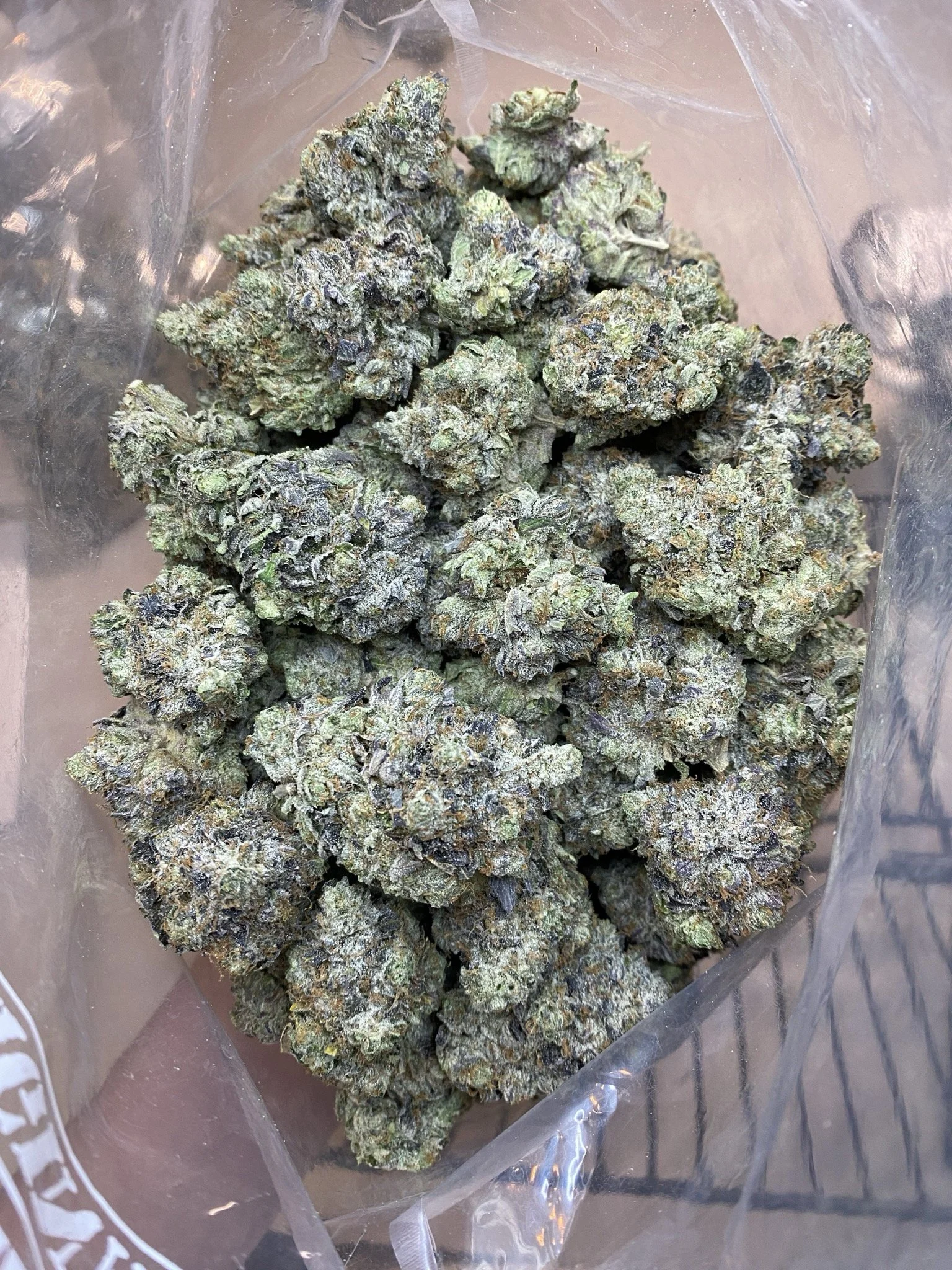  Bluefin tuna 14g-$80, 1oz-$150
Bluefin Tuna is an indica-dominant cannabis strain known for its strong, relaxing effects and skunky, earthy aroma with hints of diesel and citrus. It’s often associated with deep body relaxation, euphoria, and sedatio
