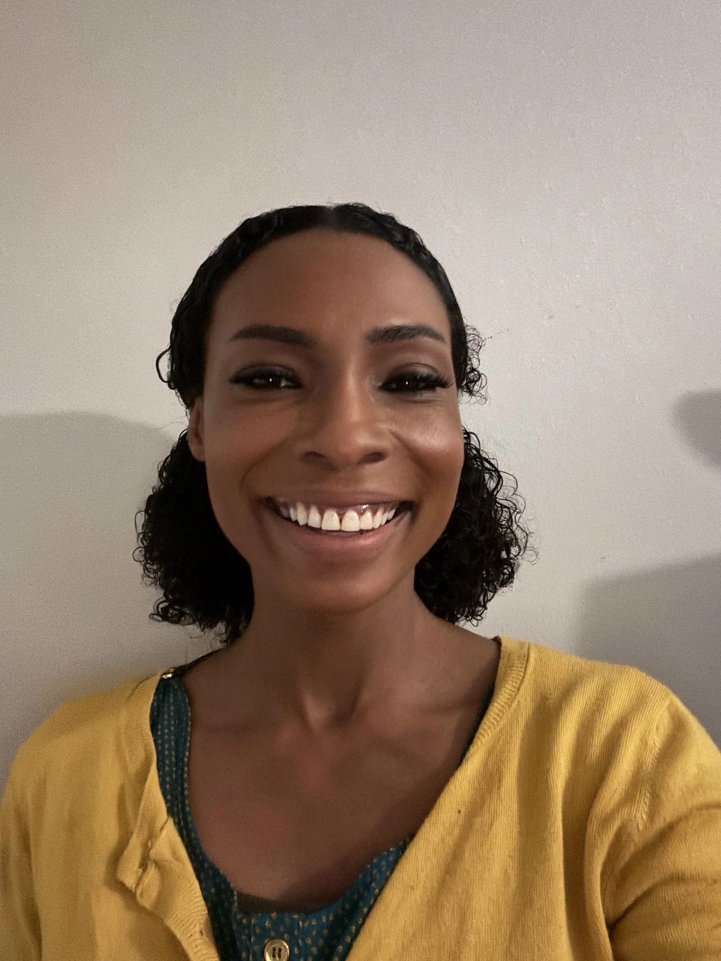 Kami Divine on set 