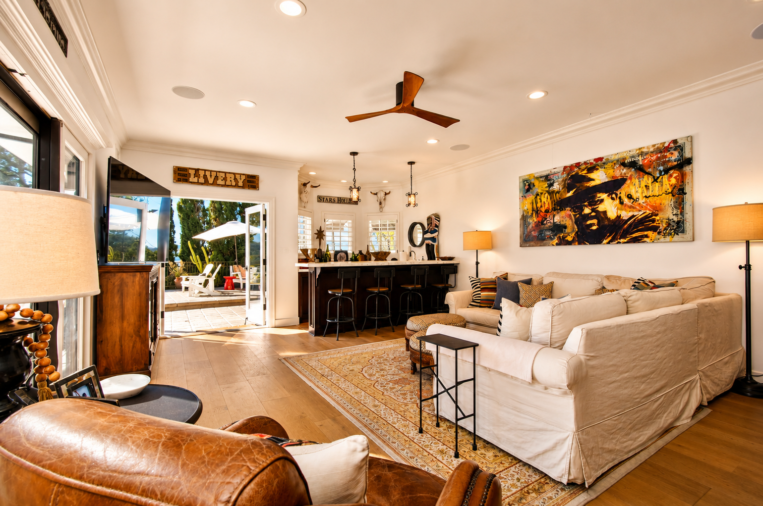 5 CHAT QUINTA FAMILY ROOM.png