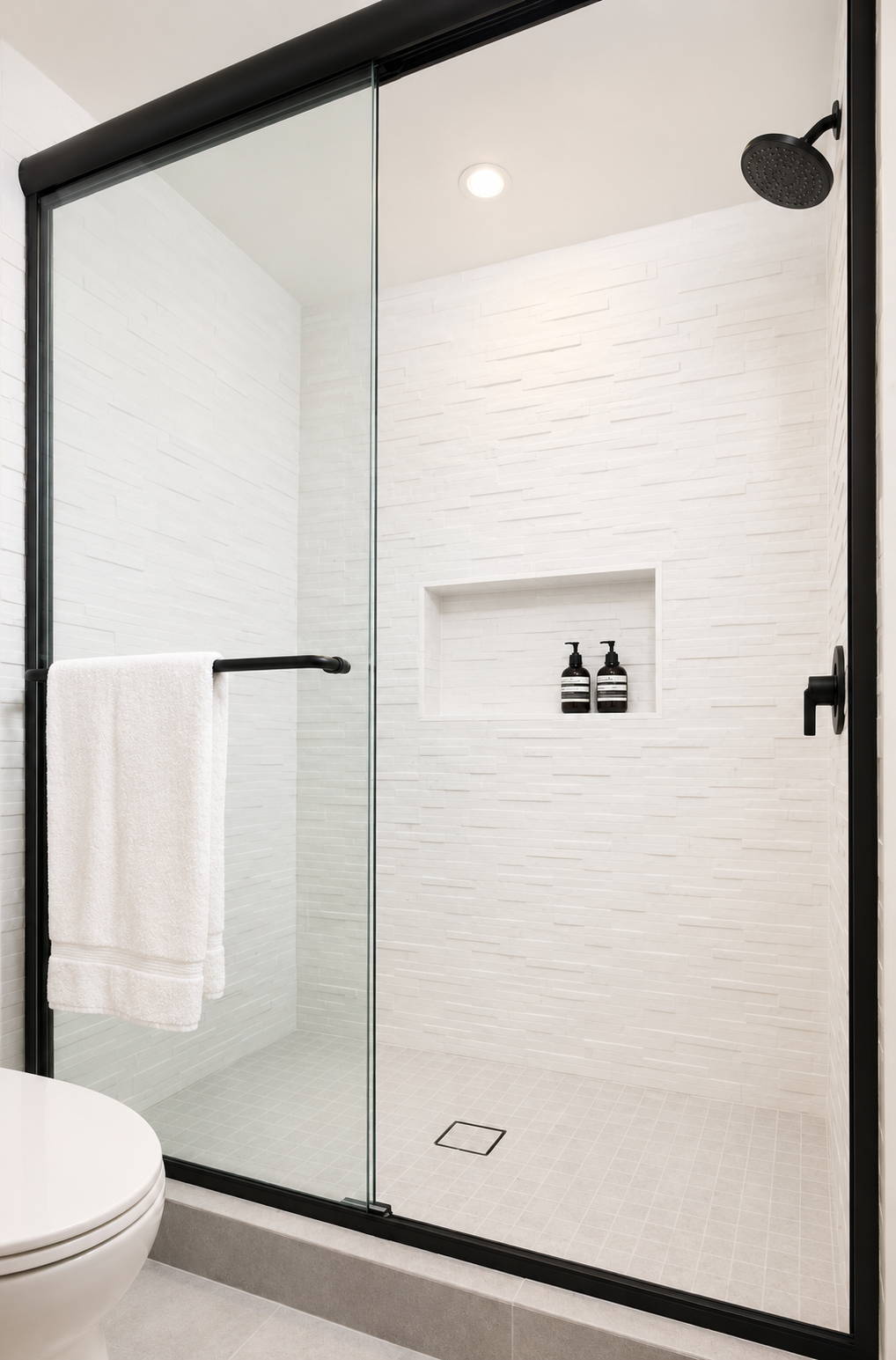 17 CHAT NGW DWN HALL BATH 2.png