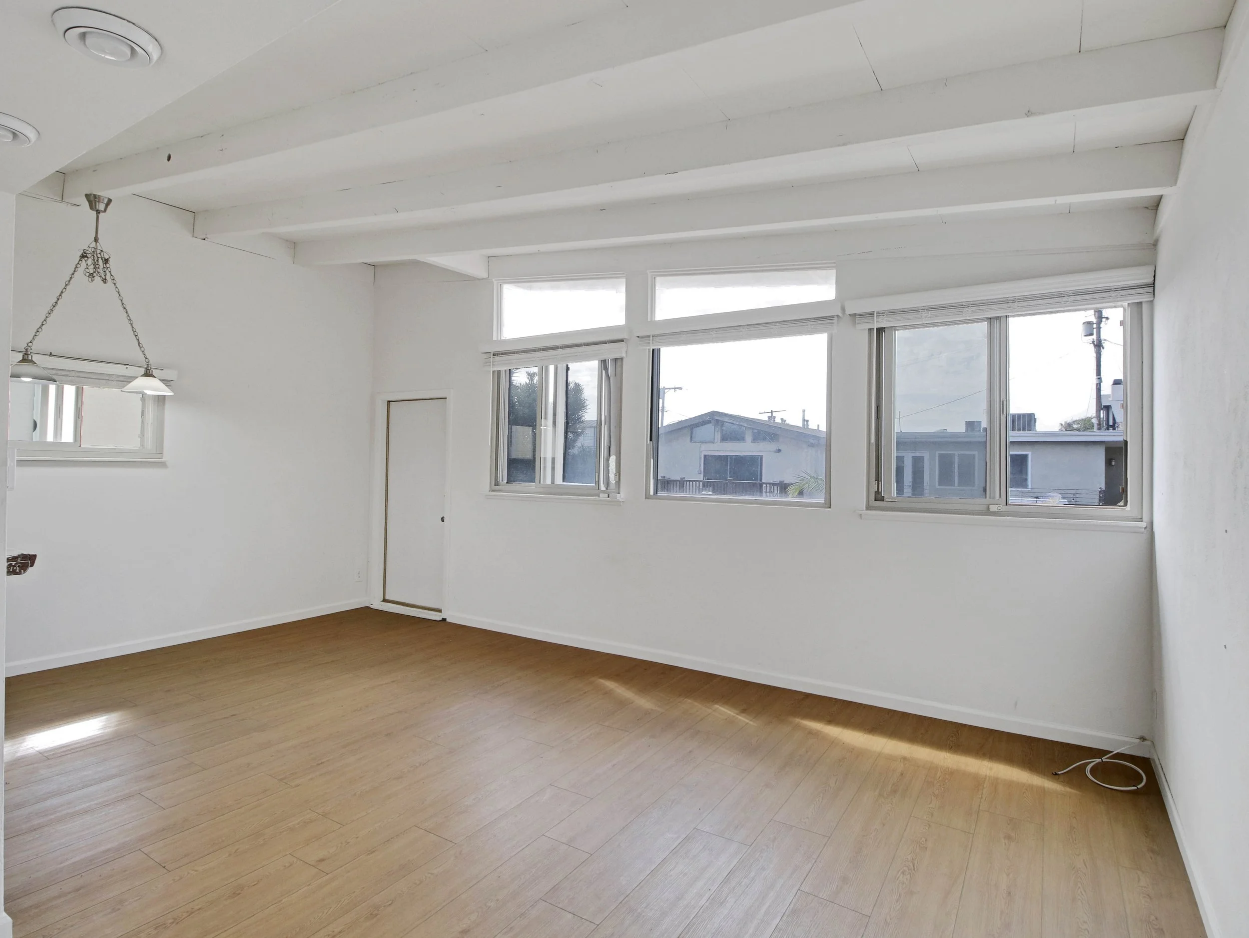 02-106 Sunridge Street-2.jpg
