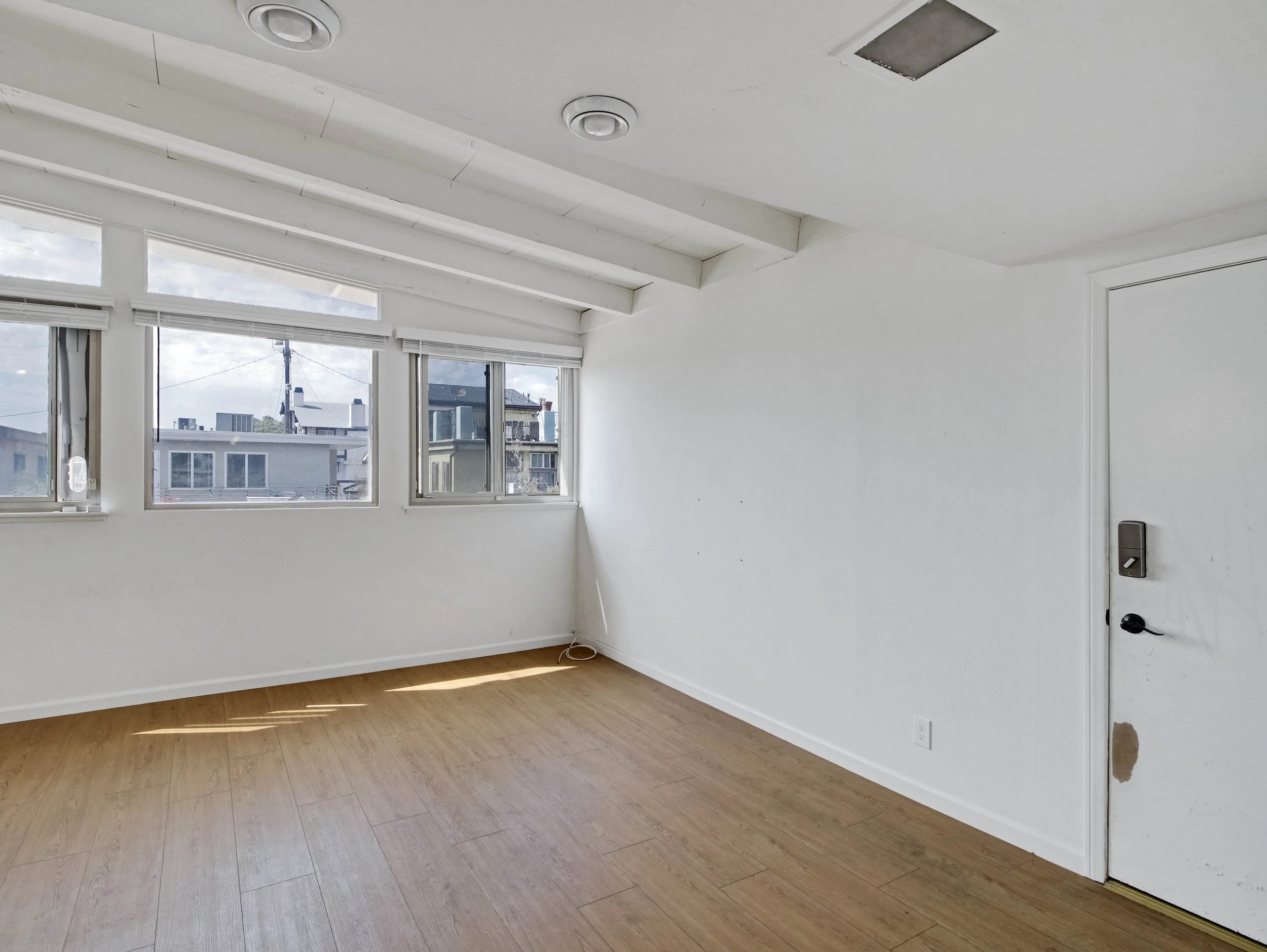 03-106 Sunridge Street-3.jpg