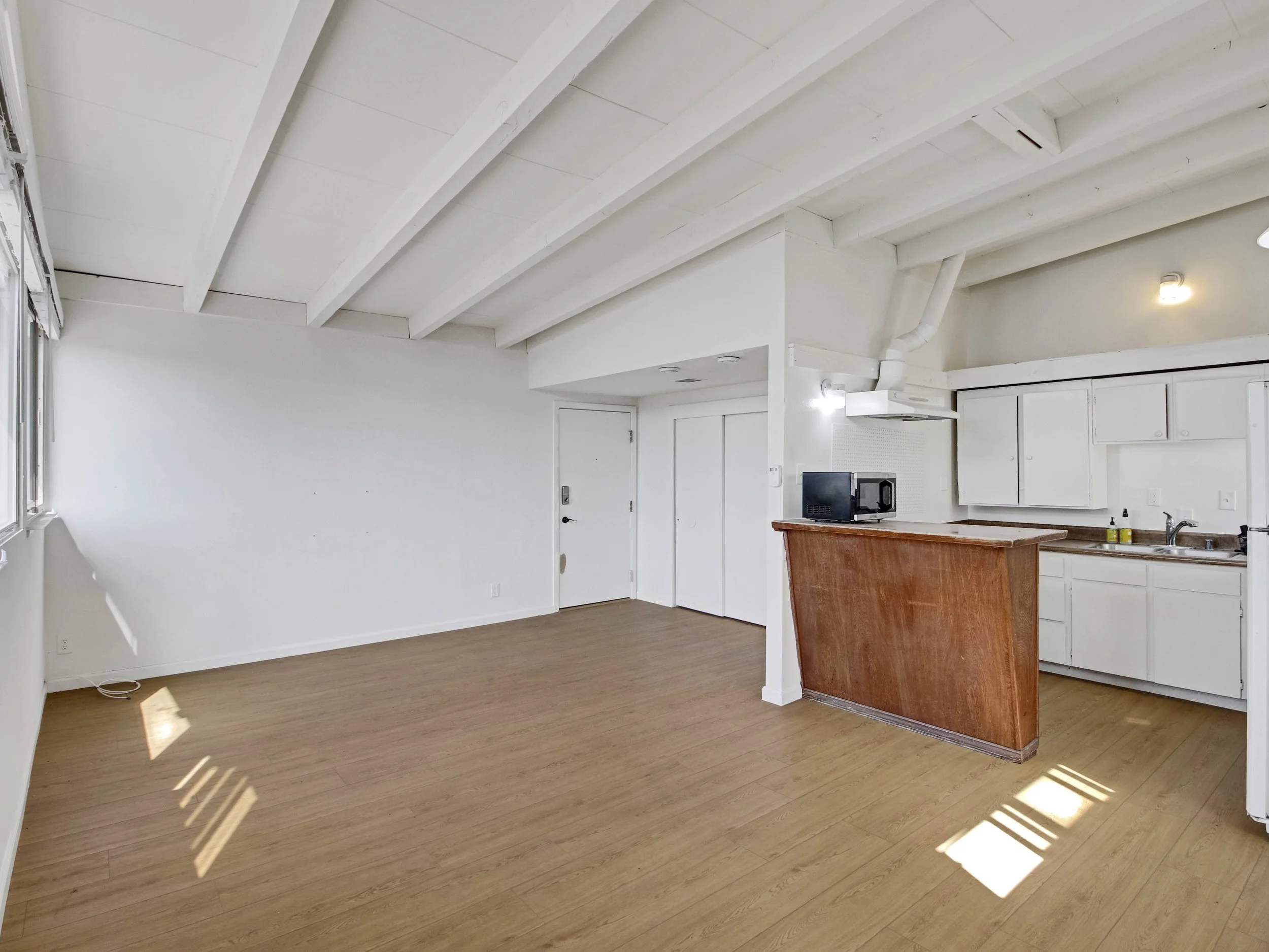 05-106 Sunridge Street-5.jpg