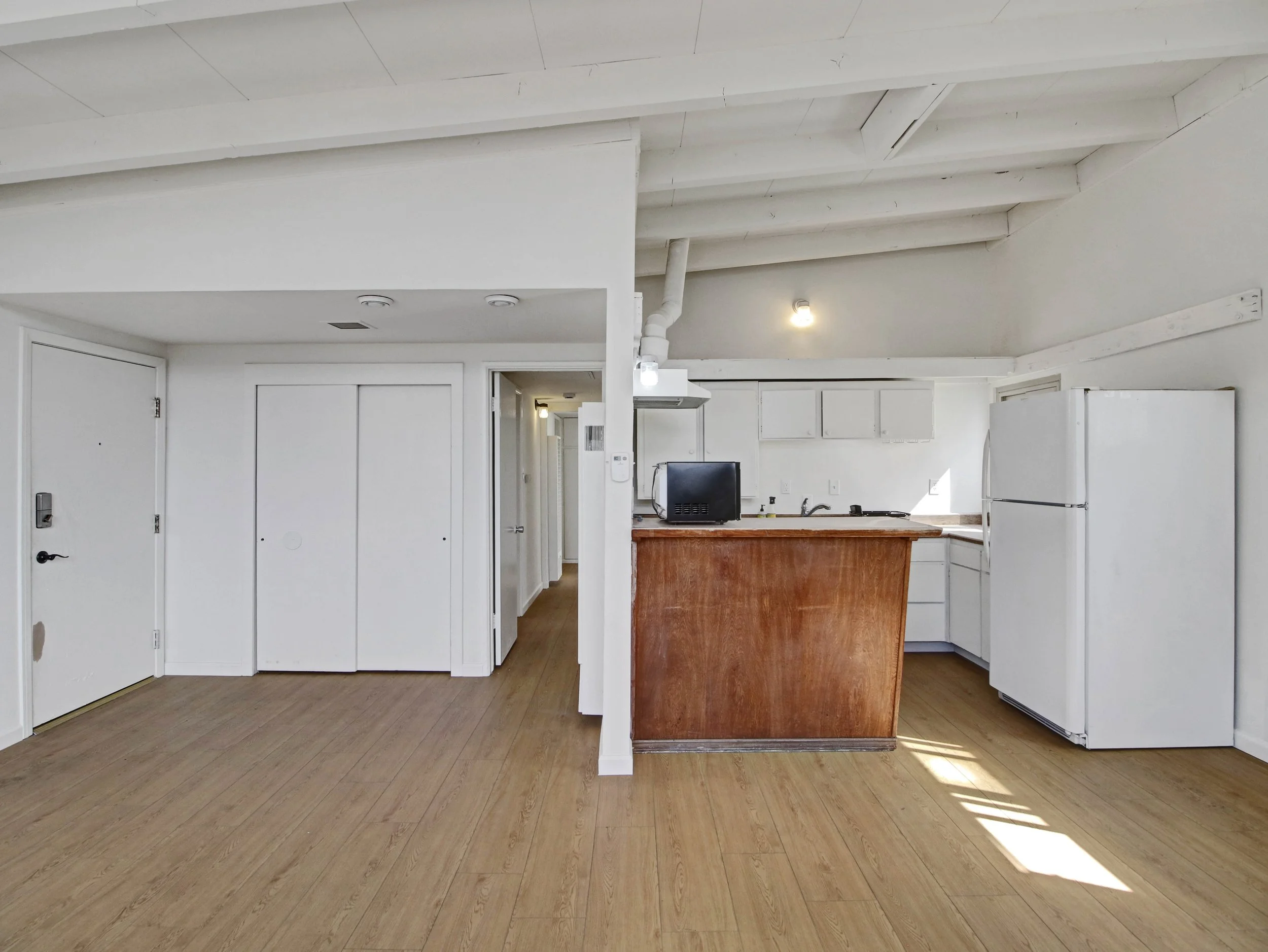 06-106 Sunridge Street-6.jpg