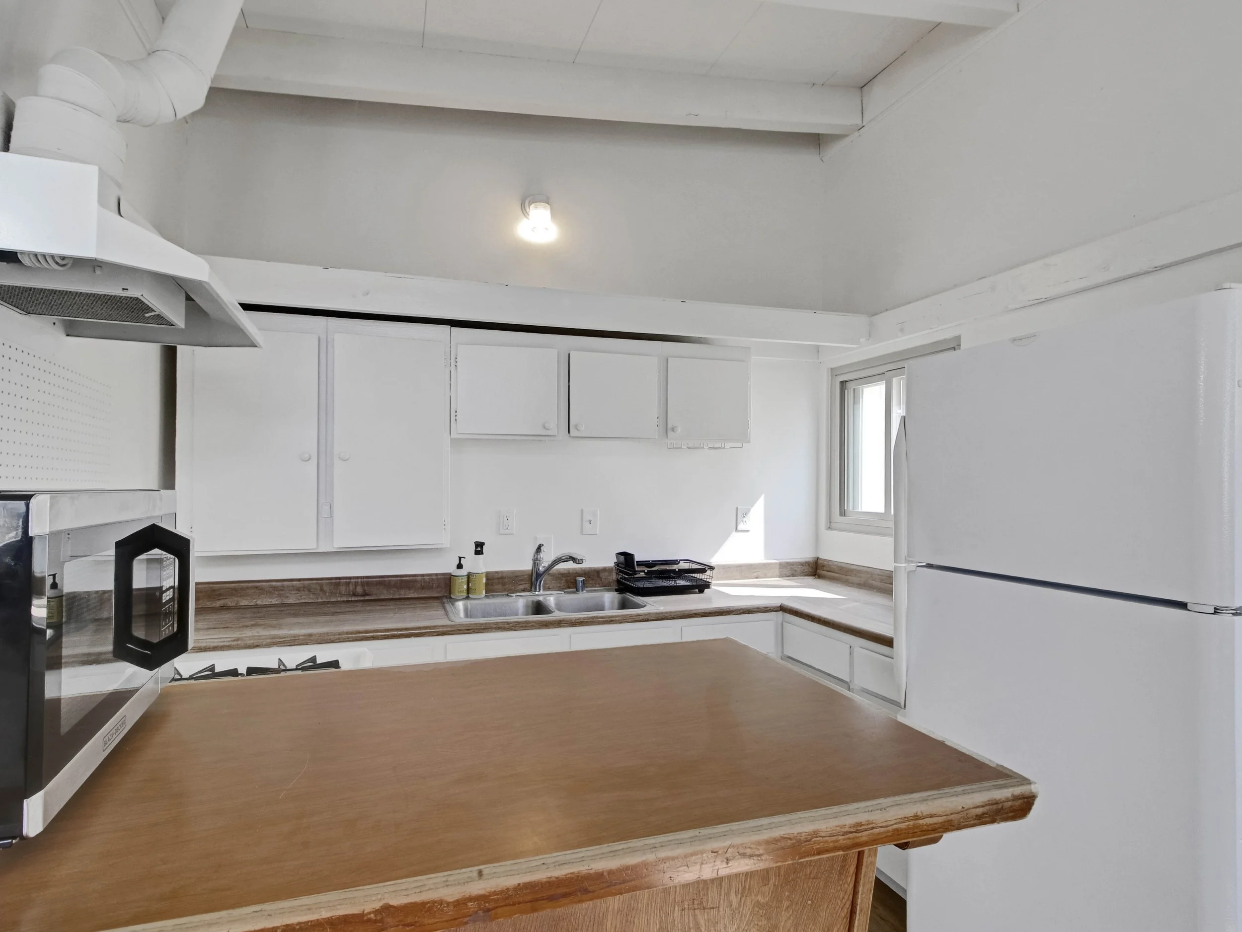 08-106 Sunridge Street-8.jpg