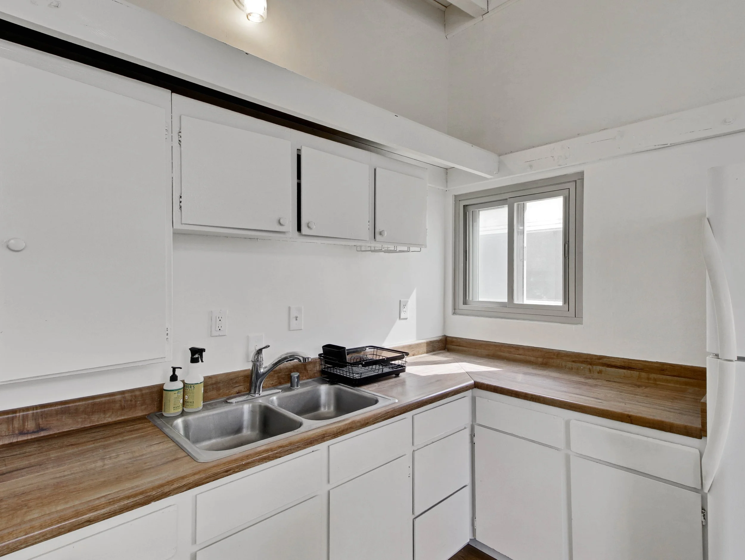 10-106 Sunridge Street-10.jpg