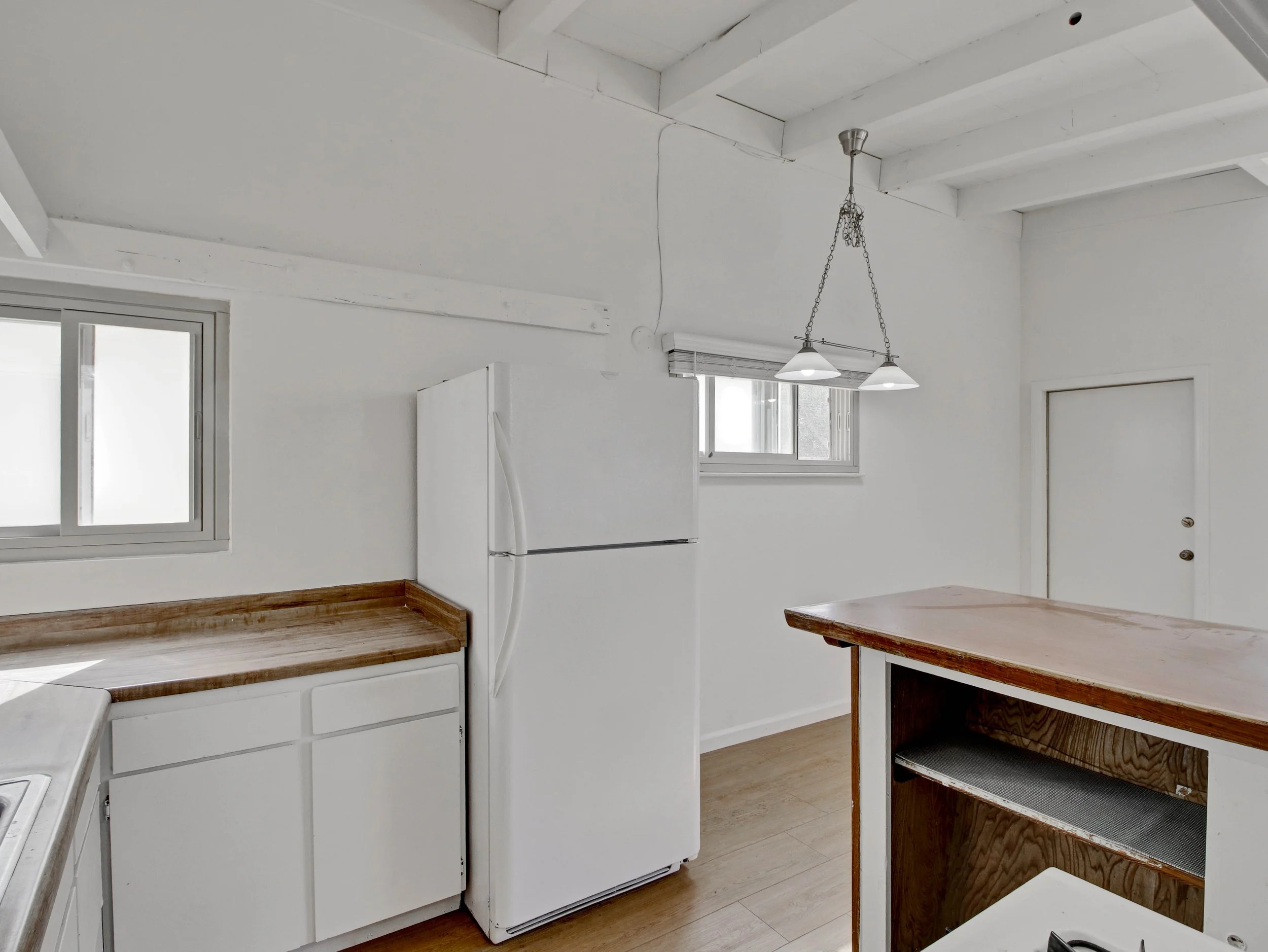 11-106 Sunridge Street-11.jpg