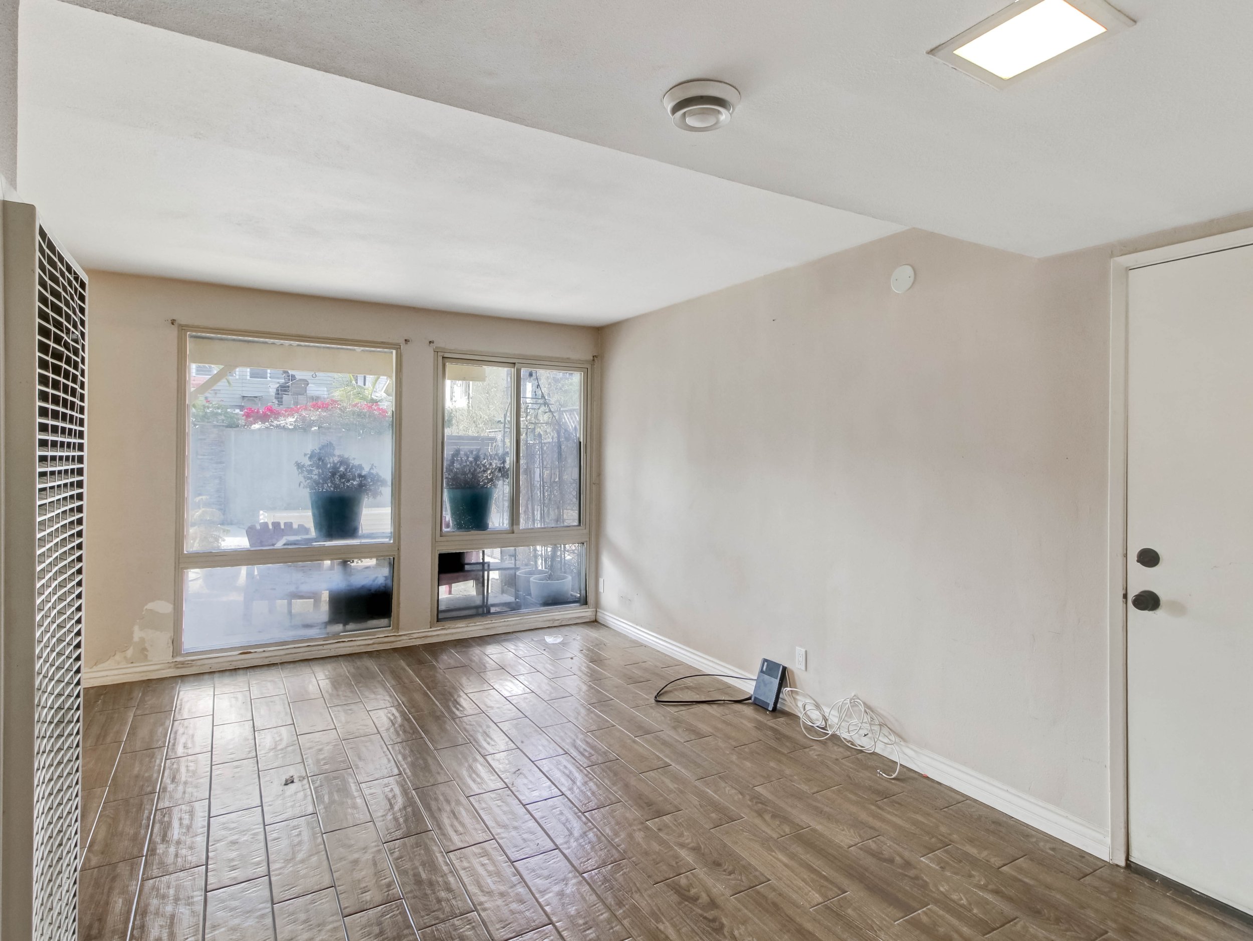 33-104 Sunridge Street-3.jpg