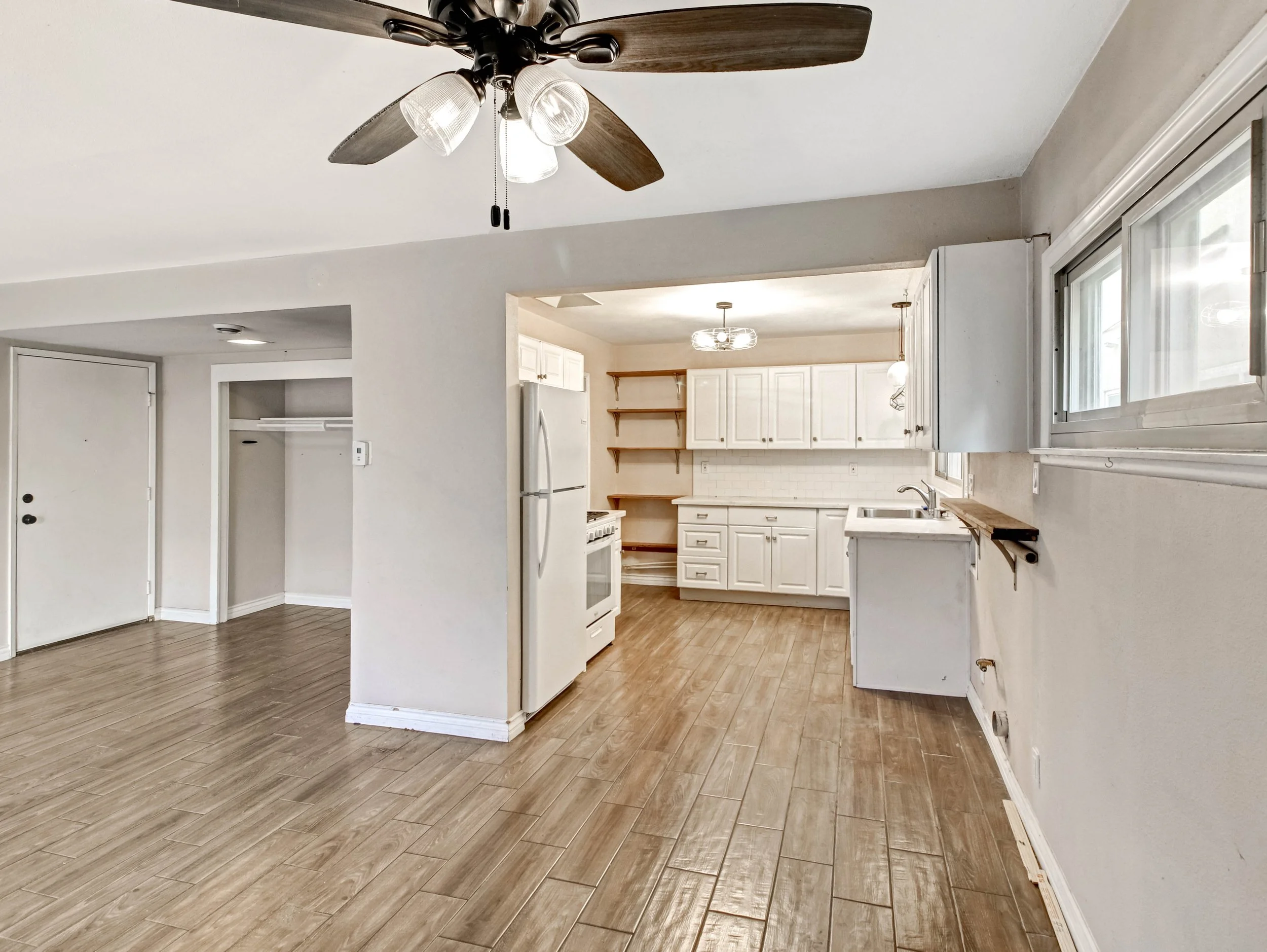35-104 Sunridge Street-5.jpg