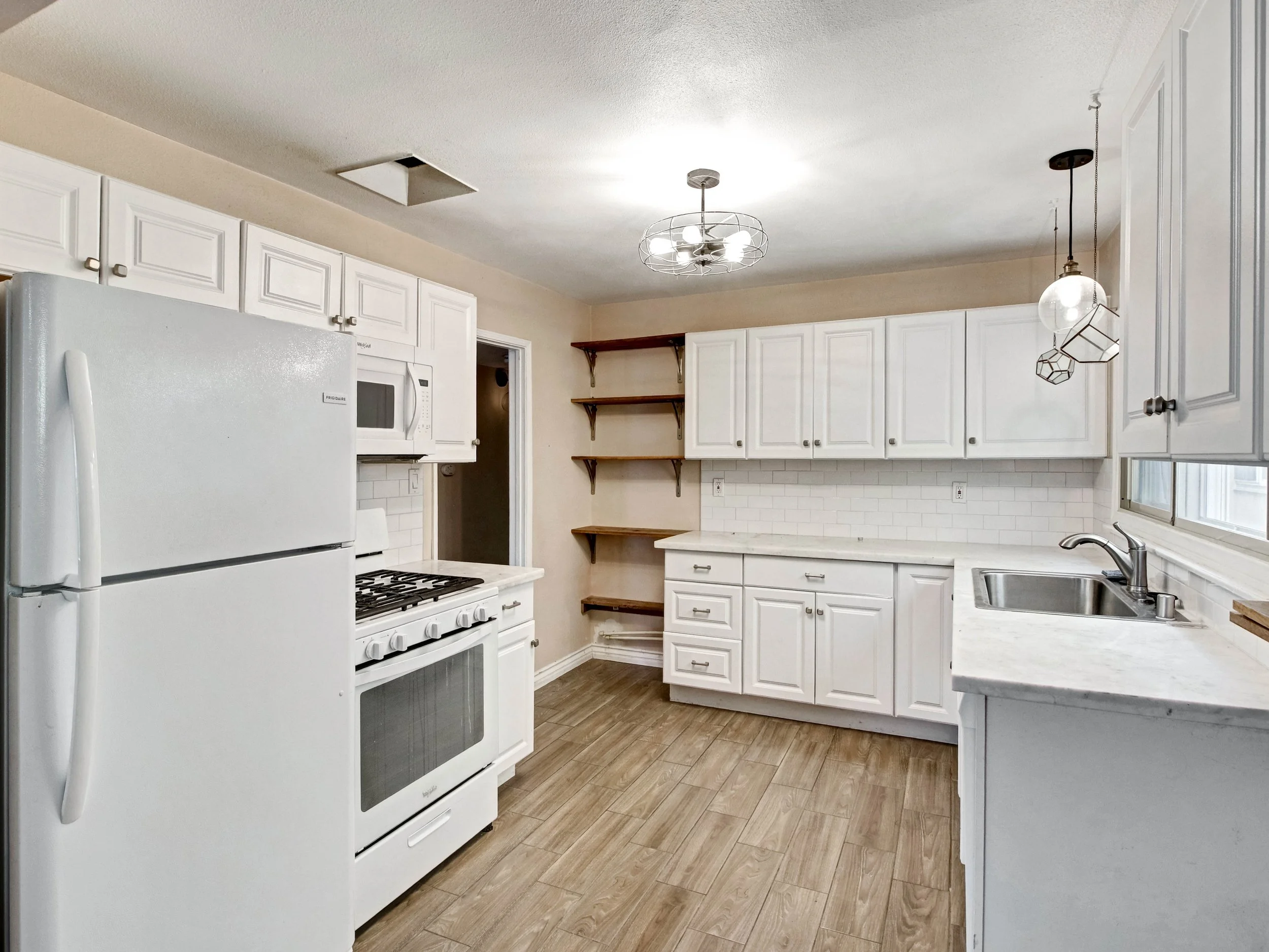 36-104 Sunridge Street-6.jpg