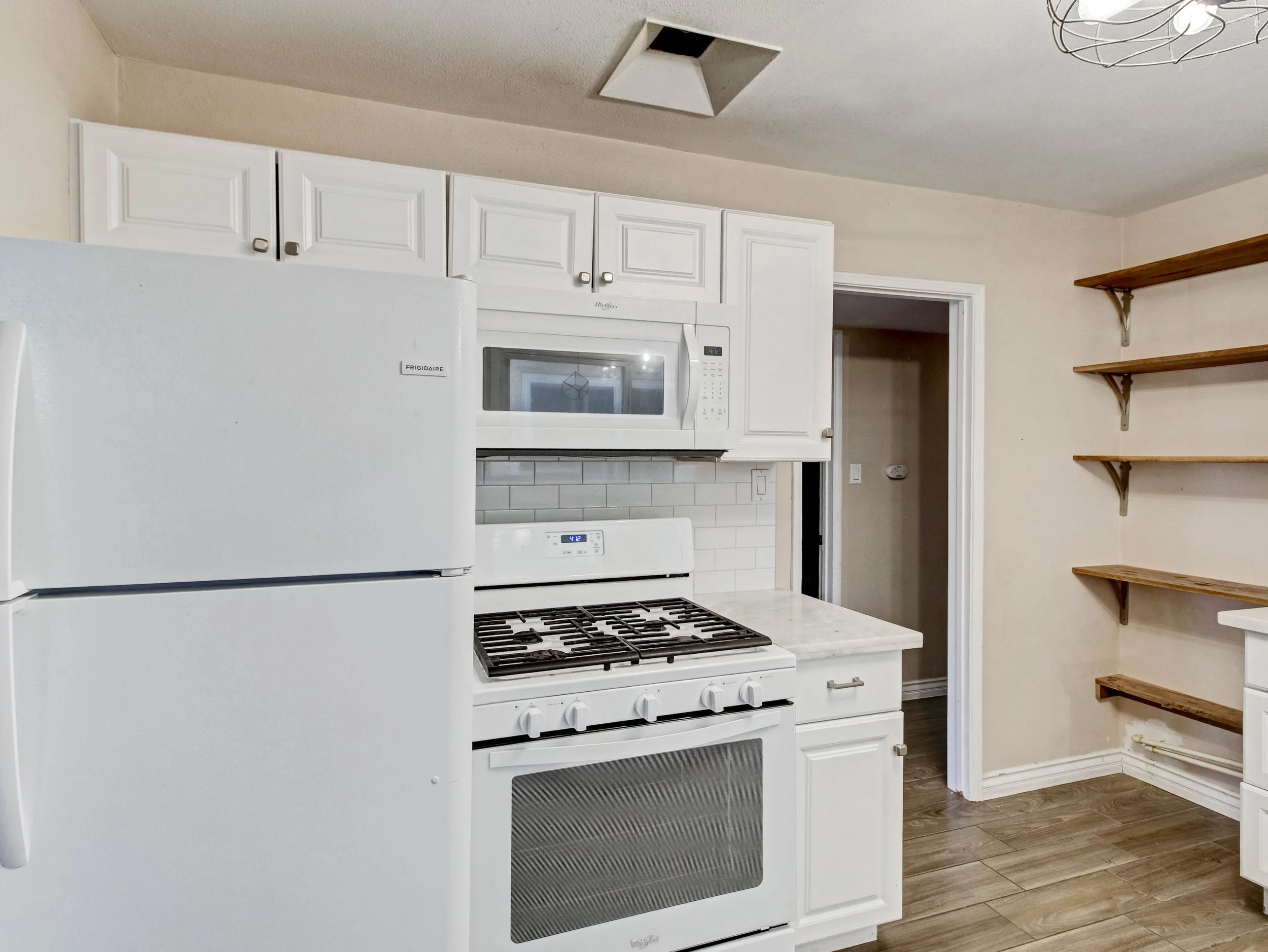 37-104 Sunridge Street-7.jpg