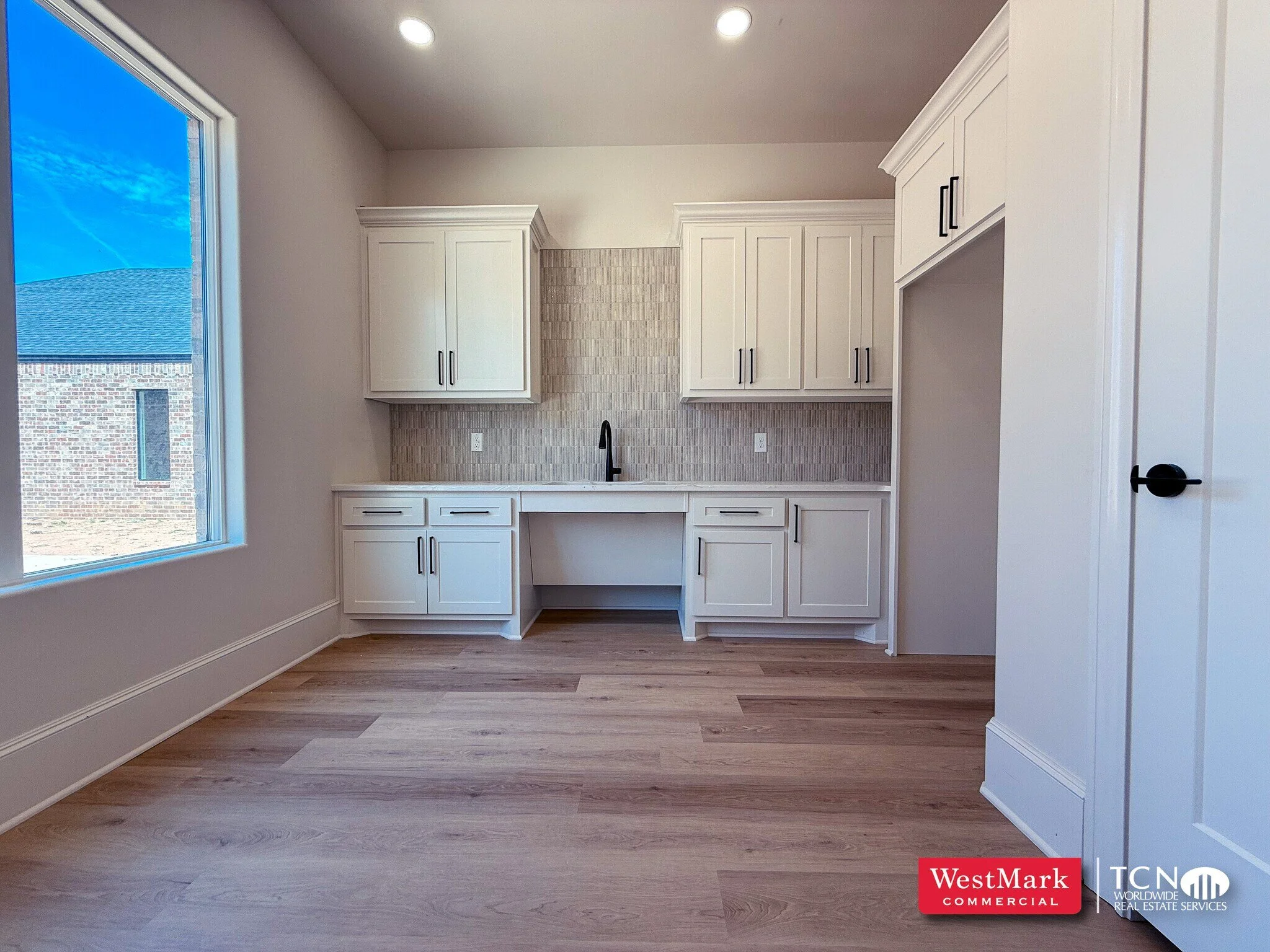 6305-79th-st-Lubbock-TX-Building-Photo-6-LargeHighDefinition.jpg