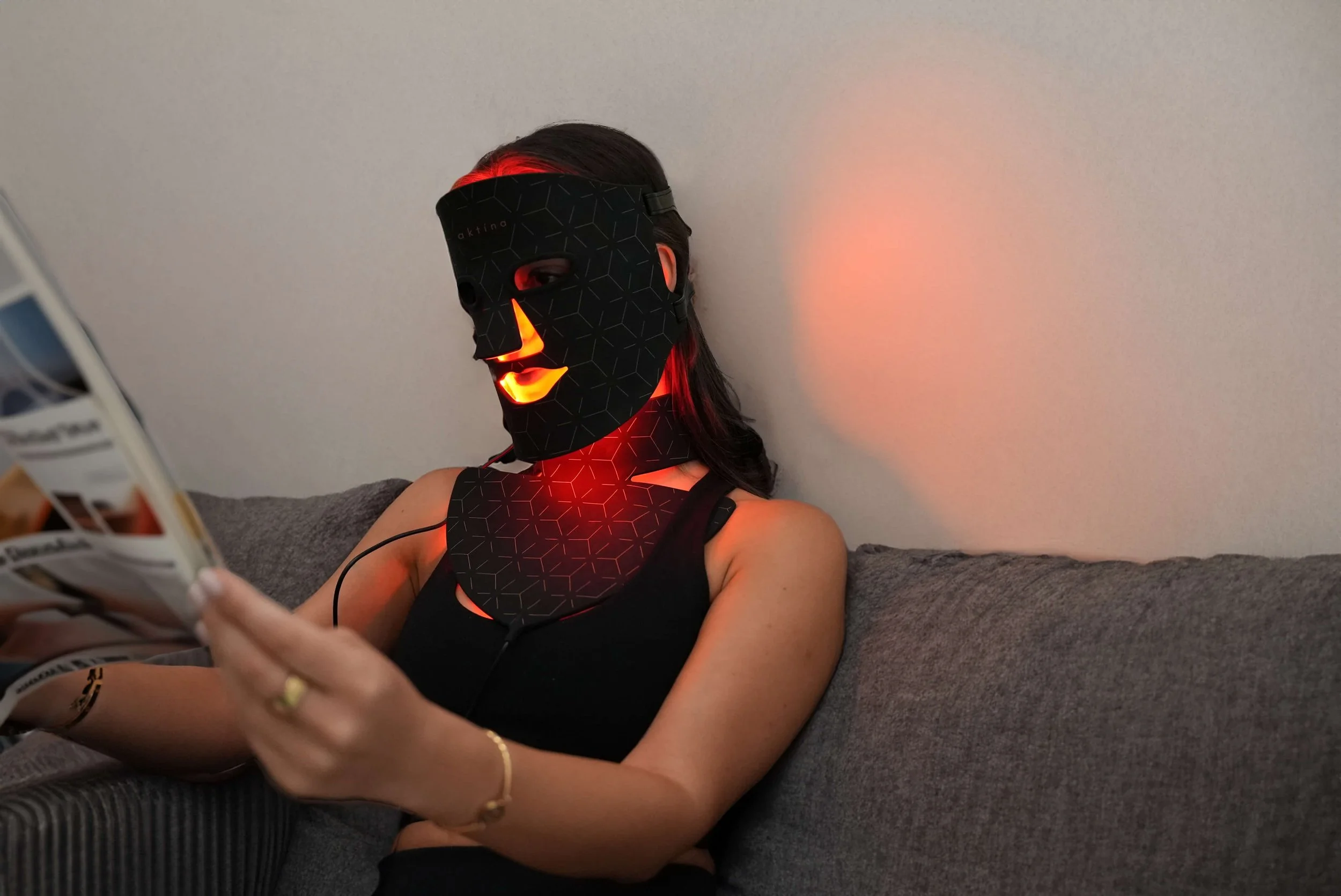 aktina Mask Red Light Home Shoot 02.jpg