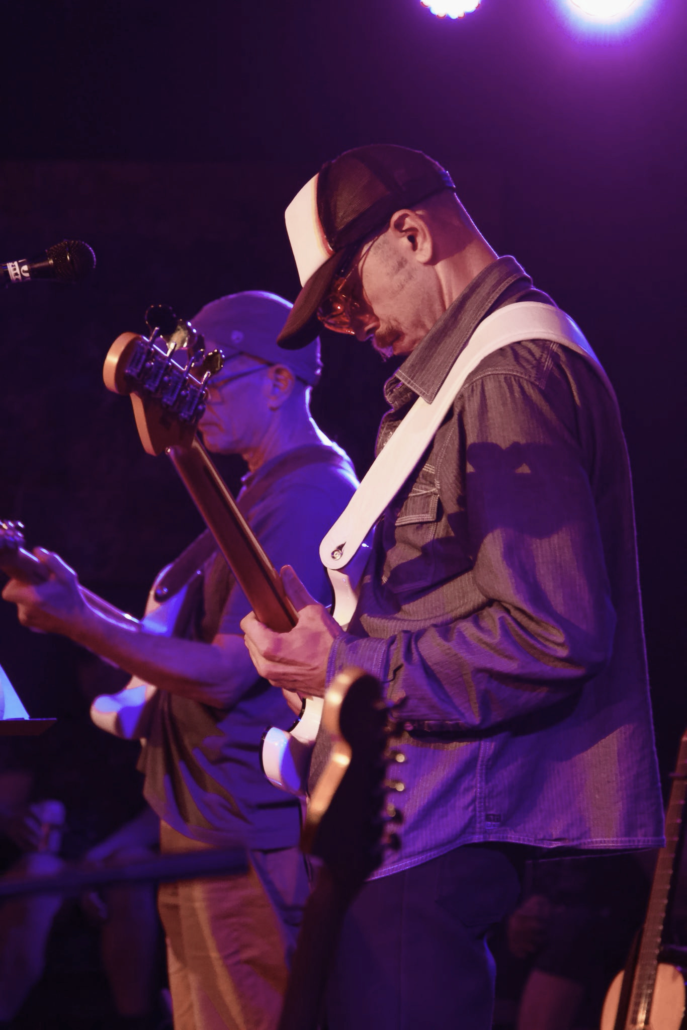 Tennessee Sheiks performing live.