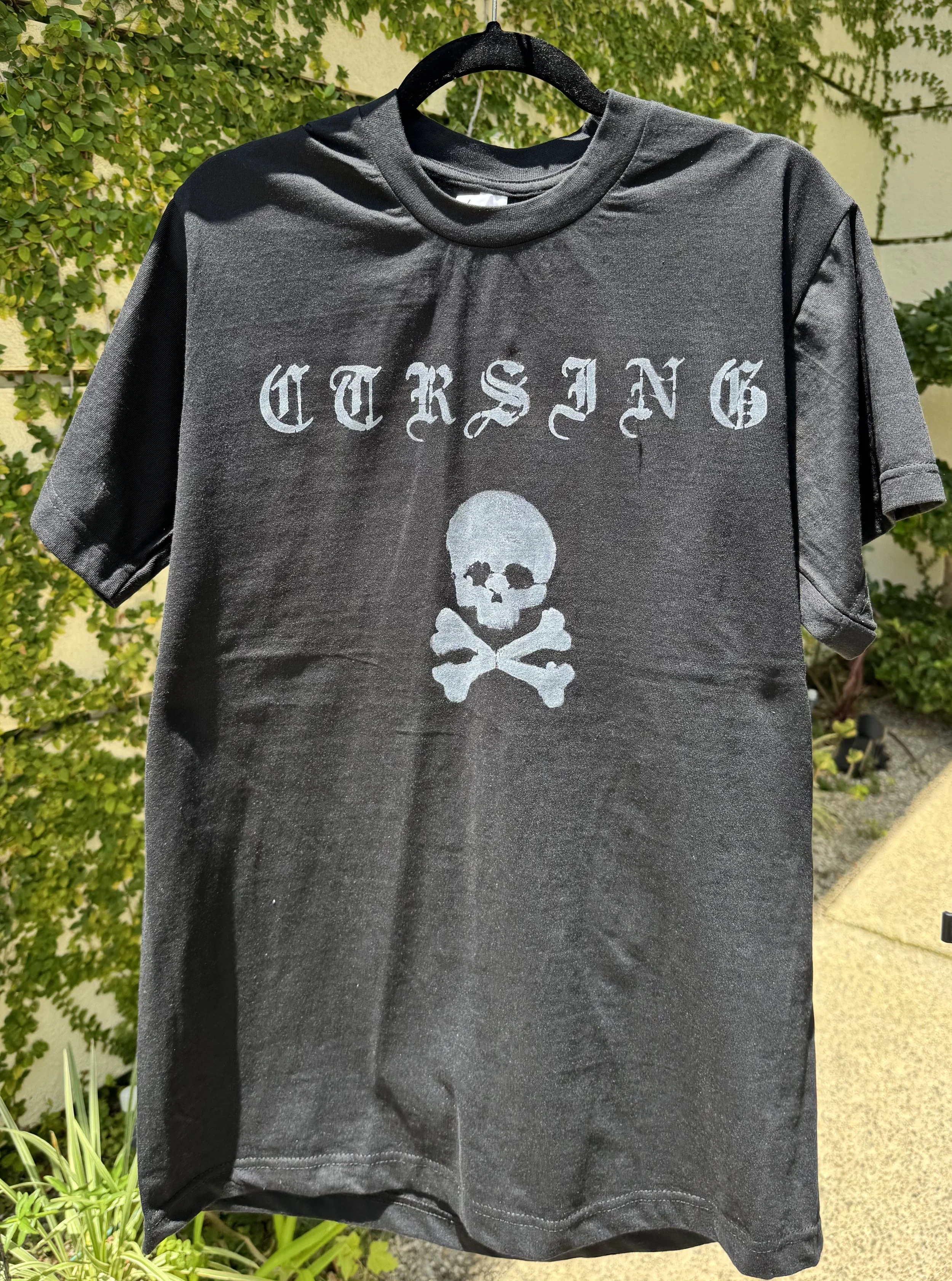 Cursing Skull (Black, Large)