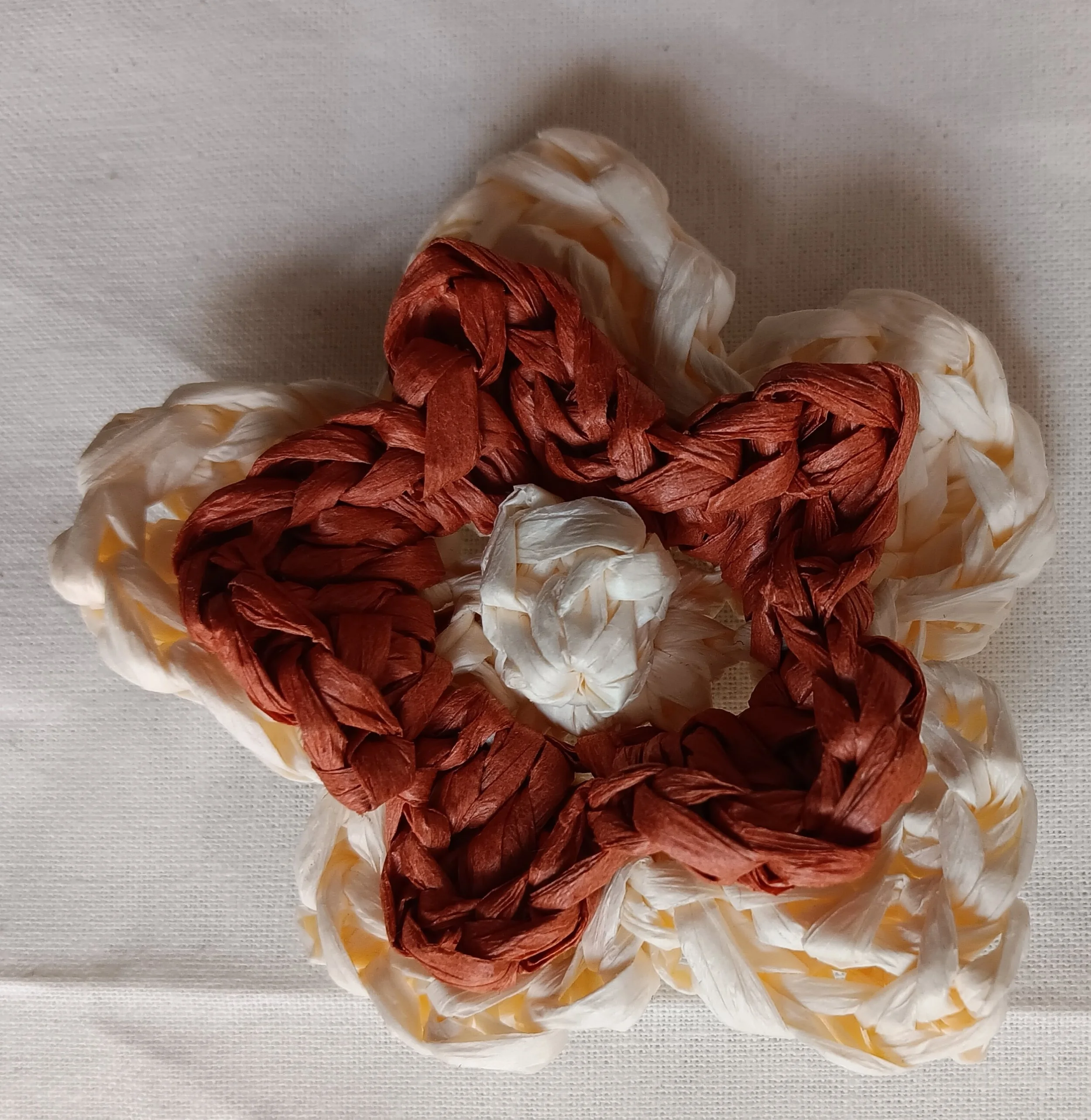 Raffia 10-Petal Flower Pin