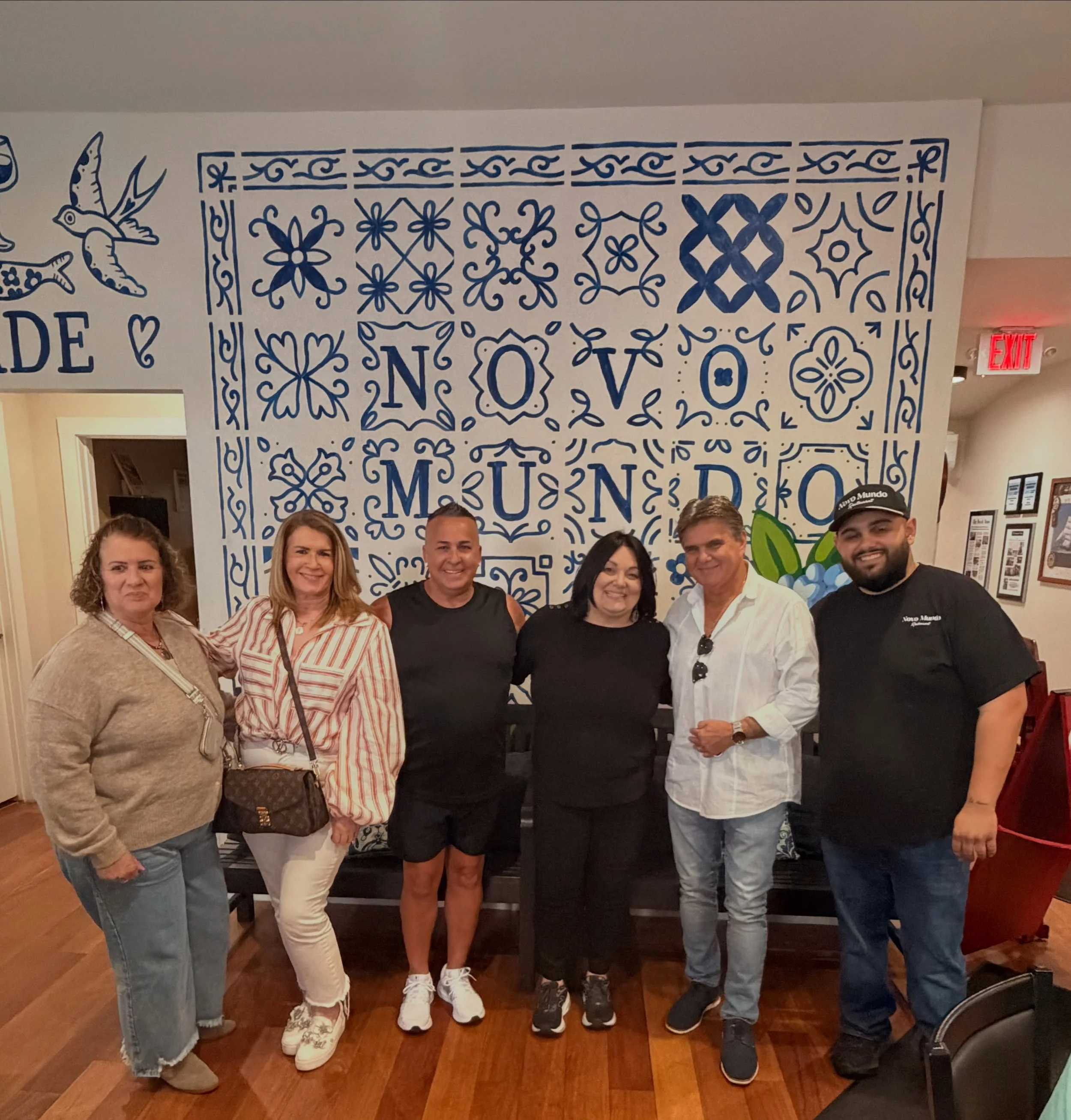 We had the pleasure of recently serving amazing Portuguese singer @cantorarlindoandrade! Thank you for stopping in and enjoying a meal with us.