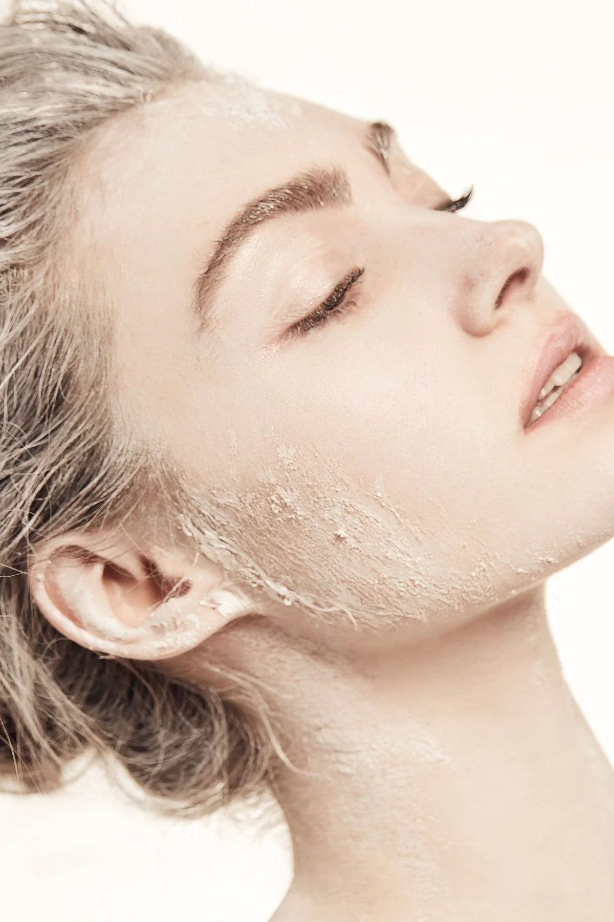 White Beauty Editorial EmMarie_Jun'2302926.jpg