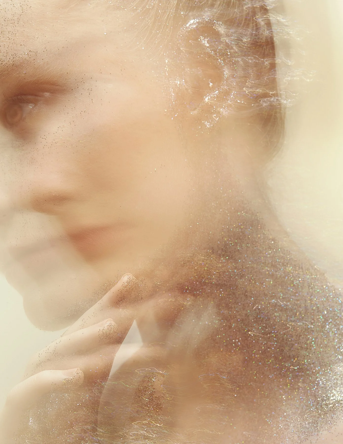 Holiday Beauty Sep'2201122.jpg