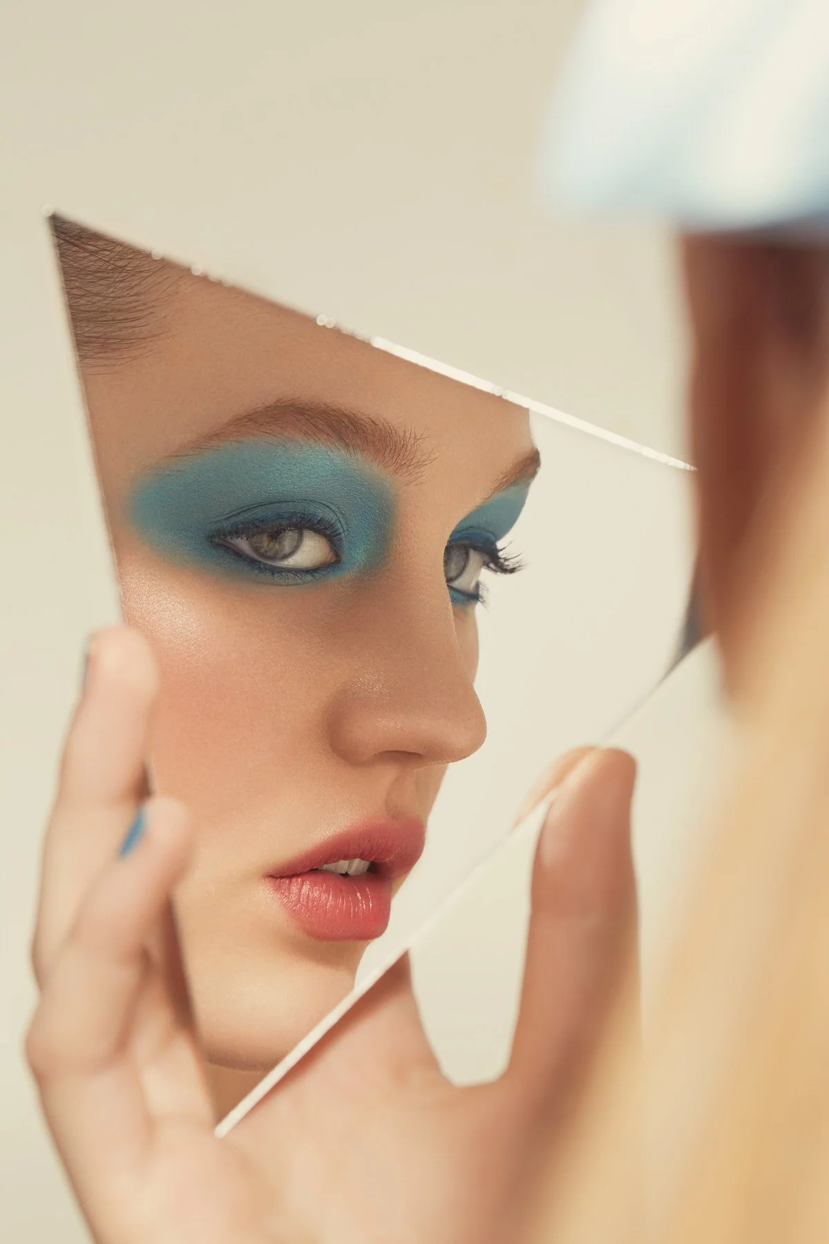 Mirror Beauty_Lindsay_Apr'2408914.jpg
