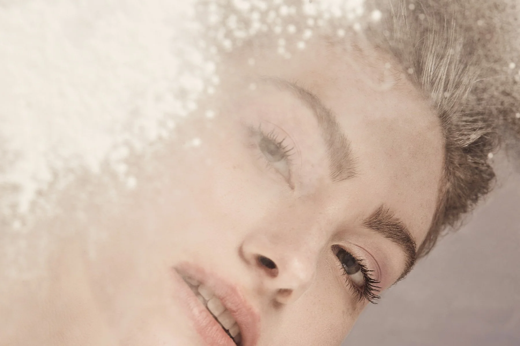 White Beauty Editorial EmMarie_Jun'2302680.jpg