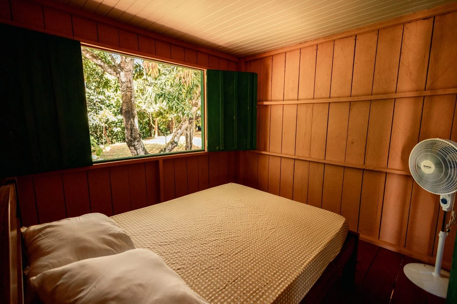 Quarto - Pousada de Base Comunitária do Tiririca