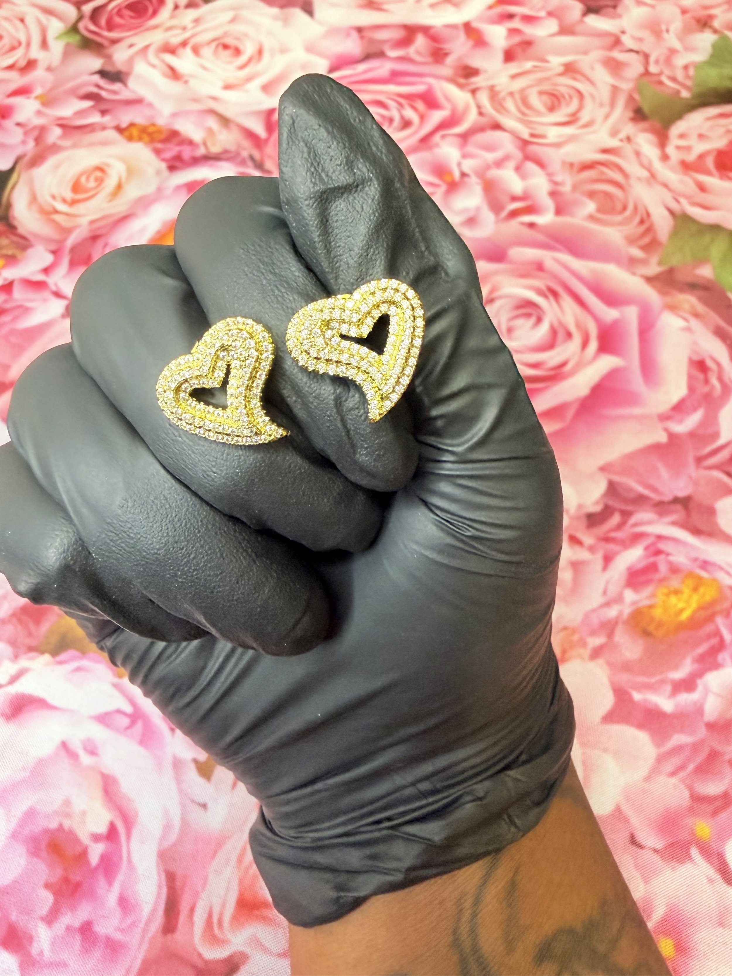 THAT GIRL GOLD HEART STUDS