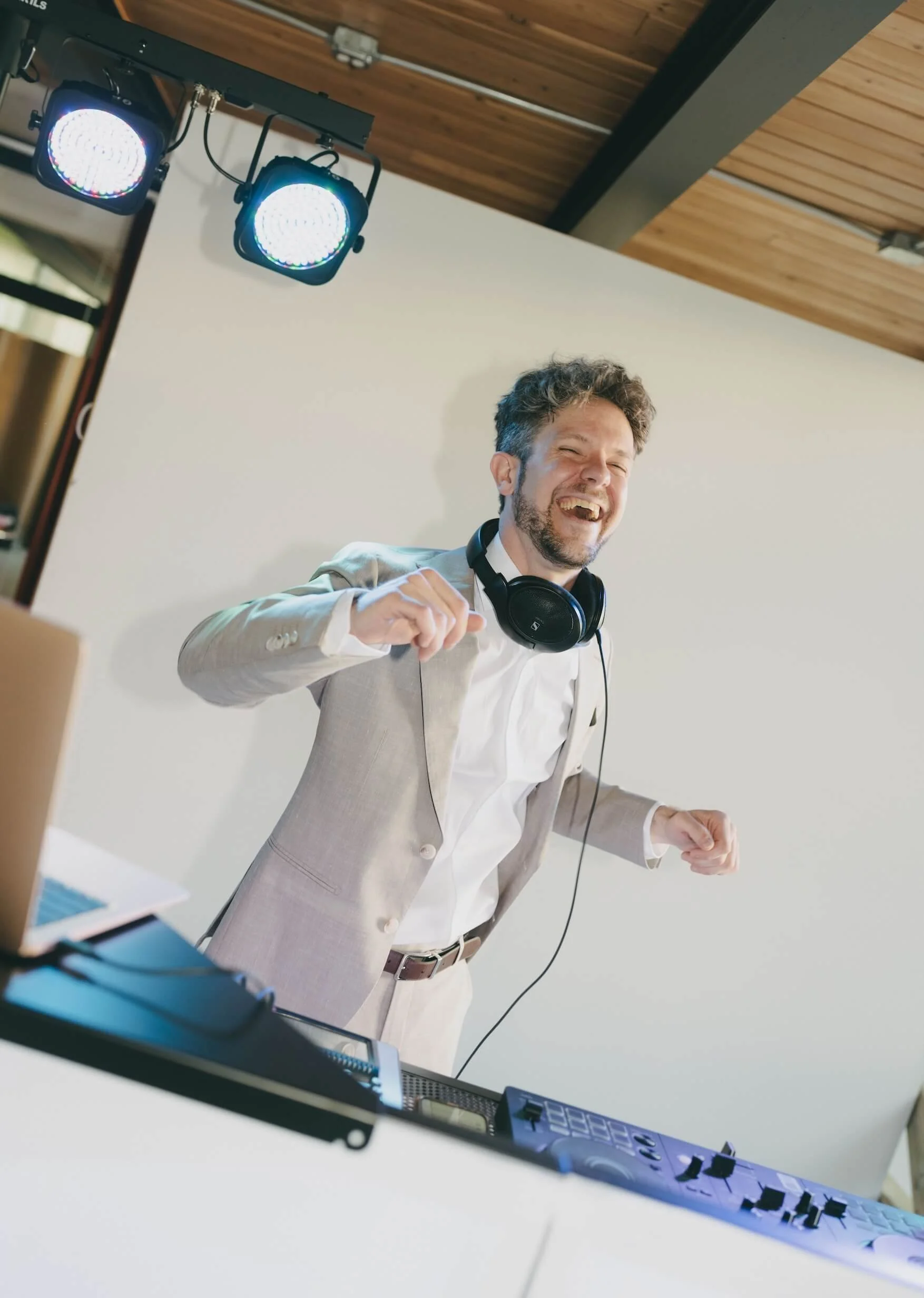 Jimmy laughing at soundboard having a good time