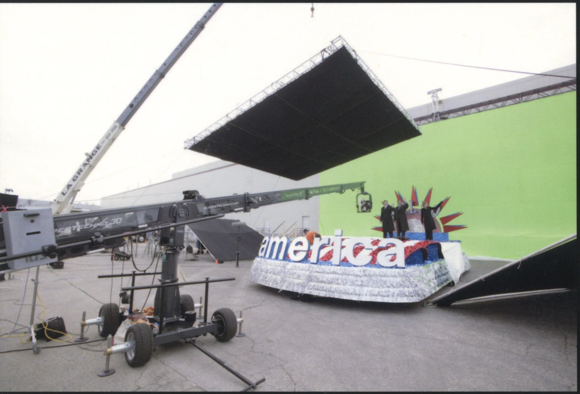 THE WEATHERMAN - On the “Hello, America!” Parade Float w/Nicolas Cage and Bryant Gumbel