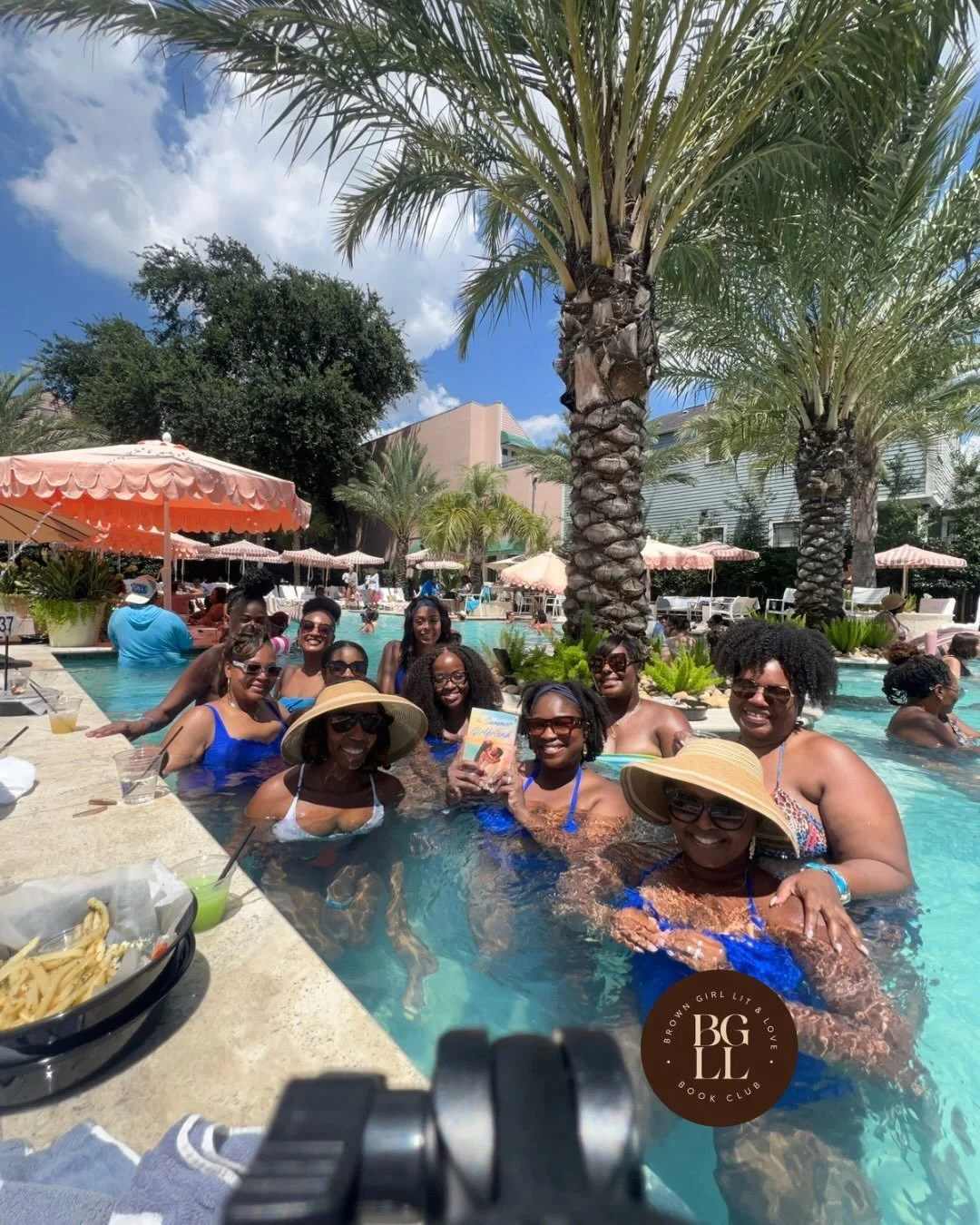 Books &amp; Bikinis. 💙📖

I&rsquo;m still smiling about this one.

Honestly&hellip; The Summer Girlfriend couldn&rsquo;t have been a more perfect poolside read. @kristinaforest_ 

Thank you to everyone who showed up, showed out in every shade of blu