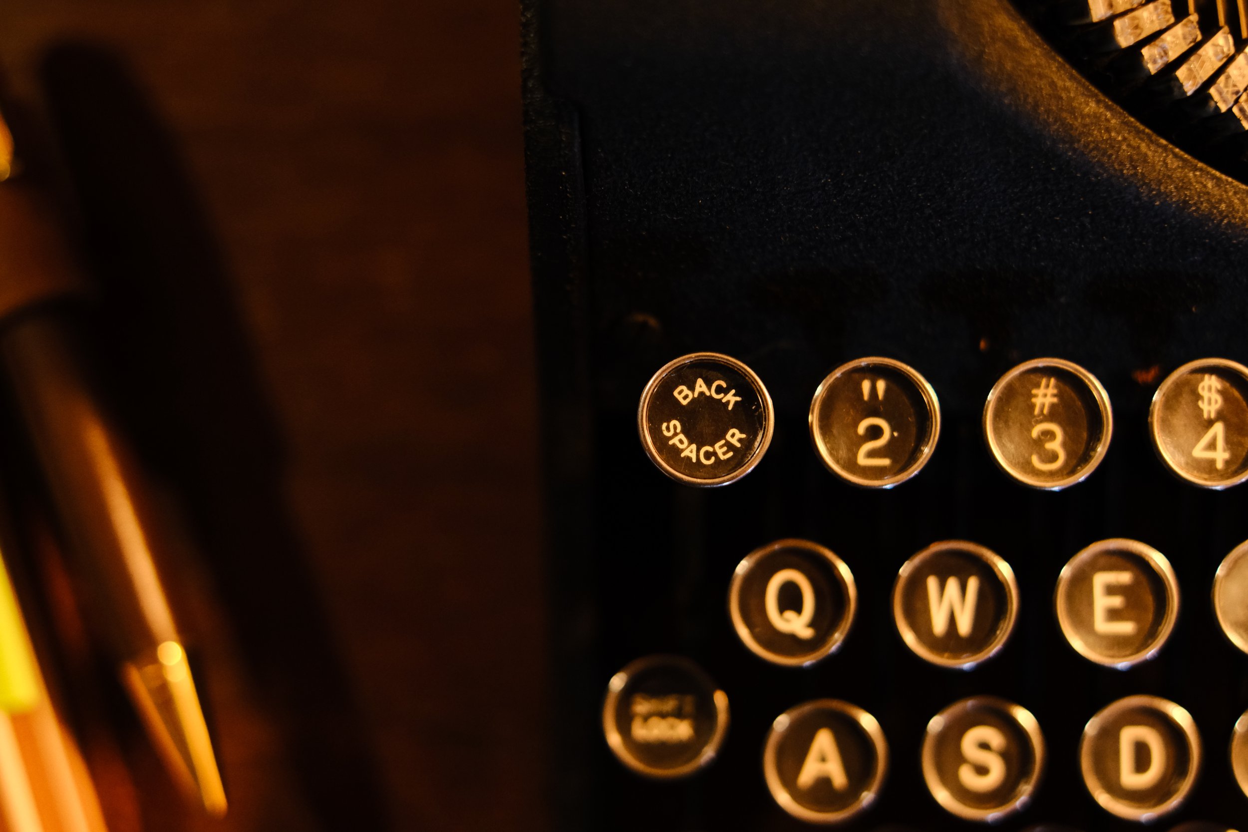 1938 Underwood Leader a close up of the back-space key and the 2, Q, W, A, and S keys