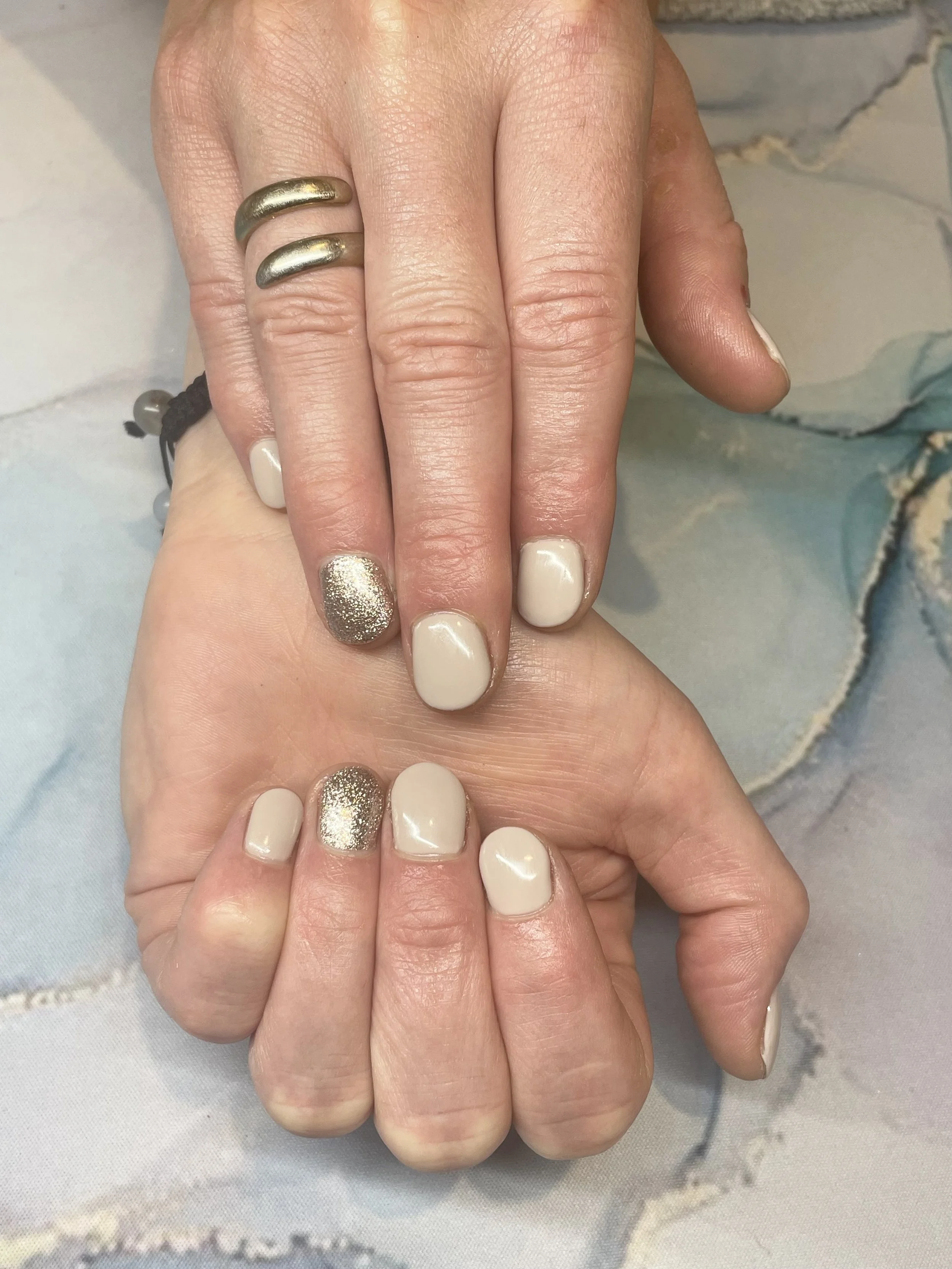 Eve w Rose Gold Gel Polish