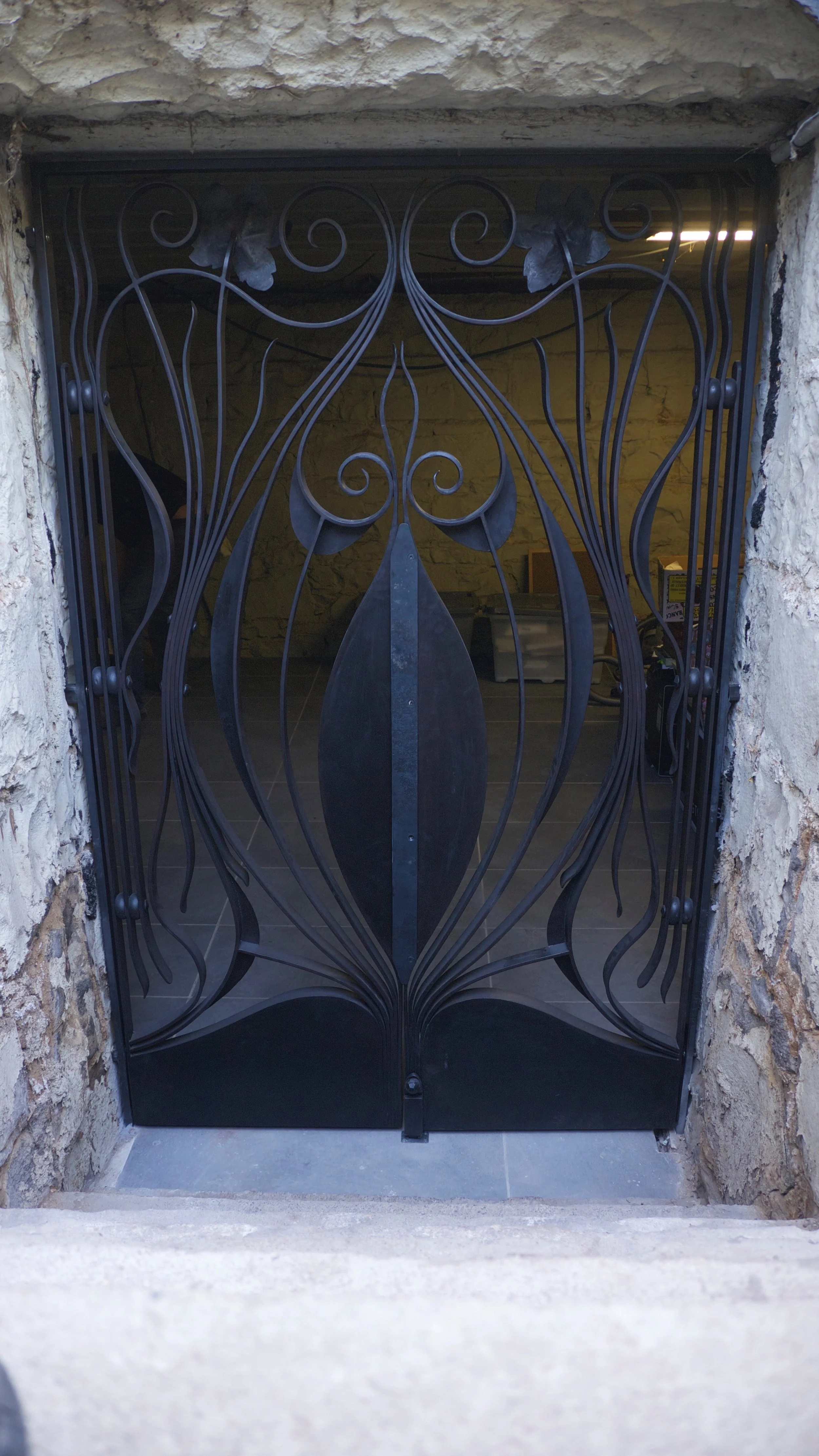 door gate wine cellar leaf kick 00003 copy.jpg
