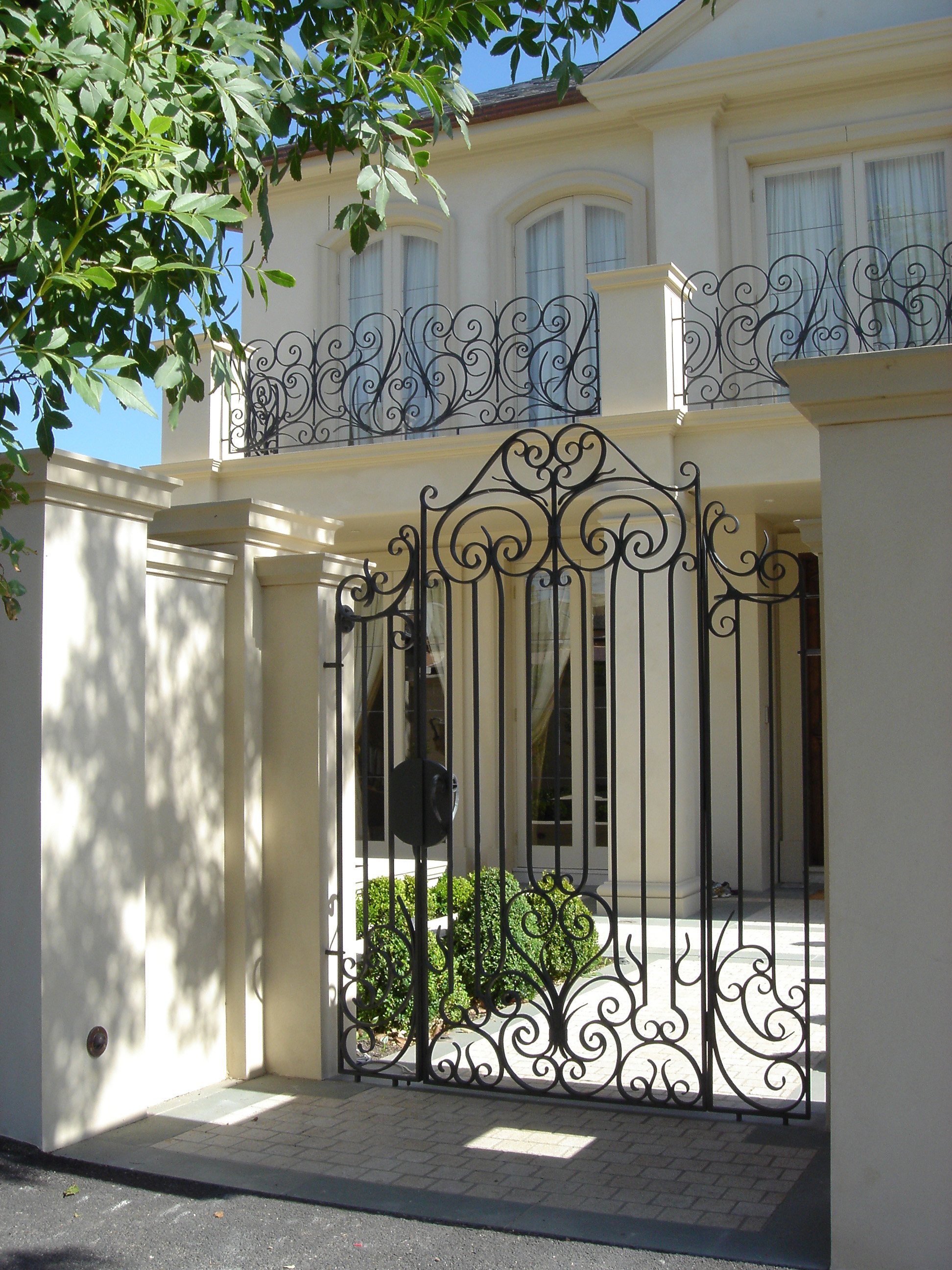 gate gates automatic front balustrade balcony pedestrian 00011 copy.jpg