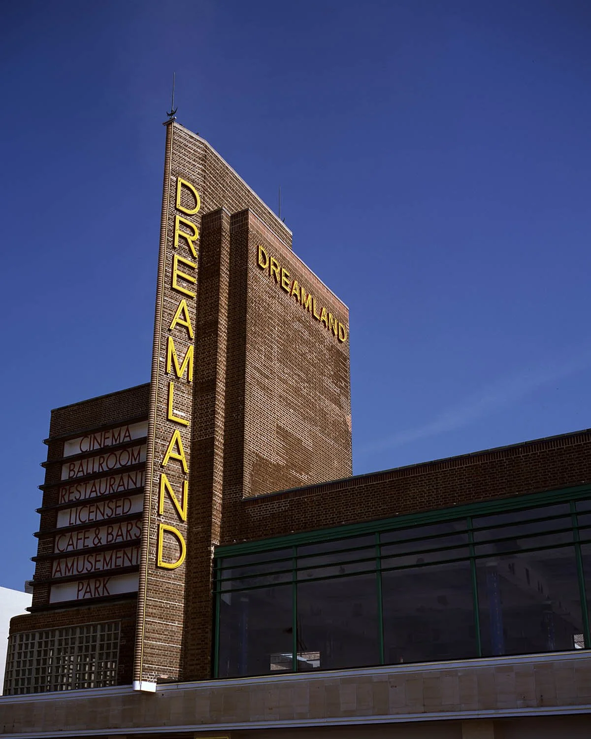DREAMLAND 001.jpg