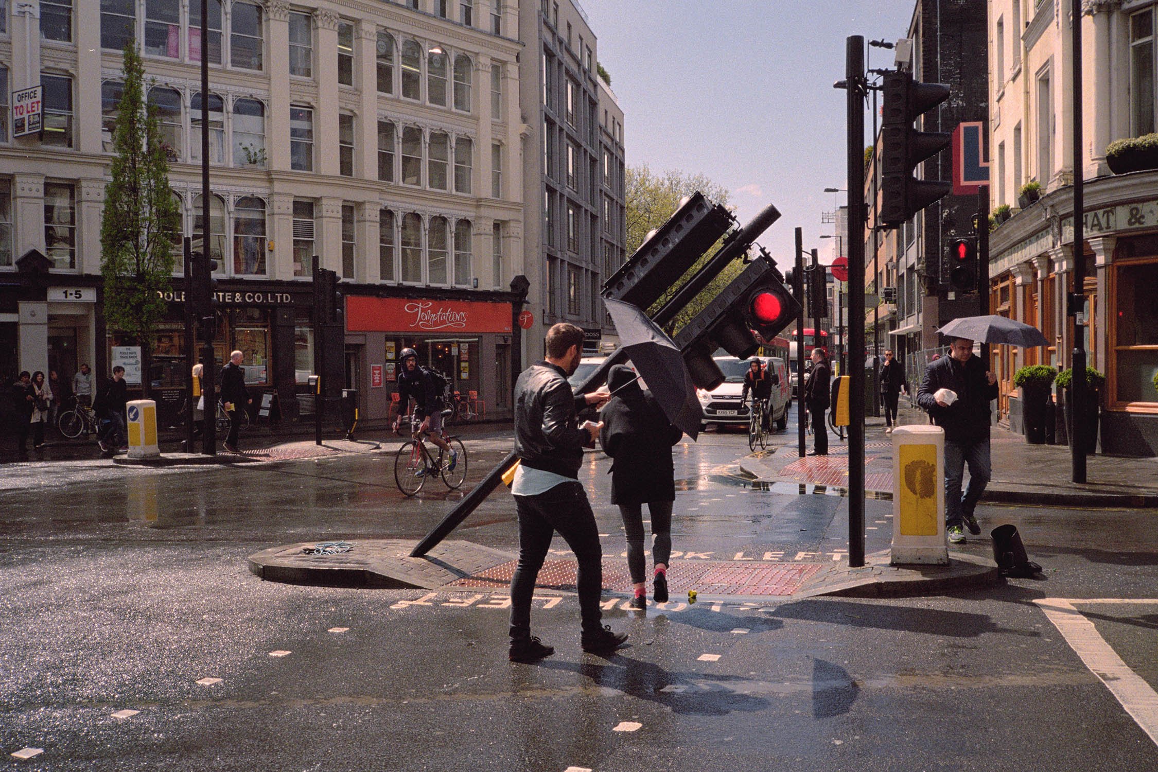 TRAFFIC_LIGHTS 001.jpg
