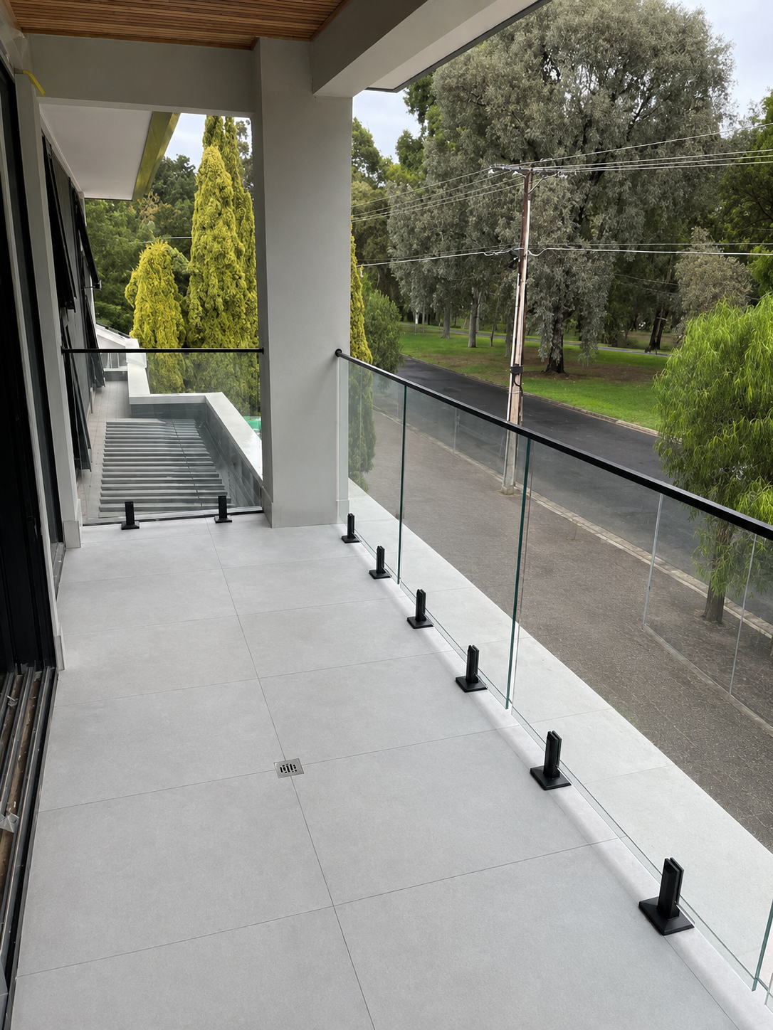 glass balcony balustrades